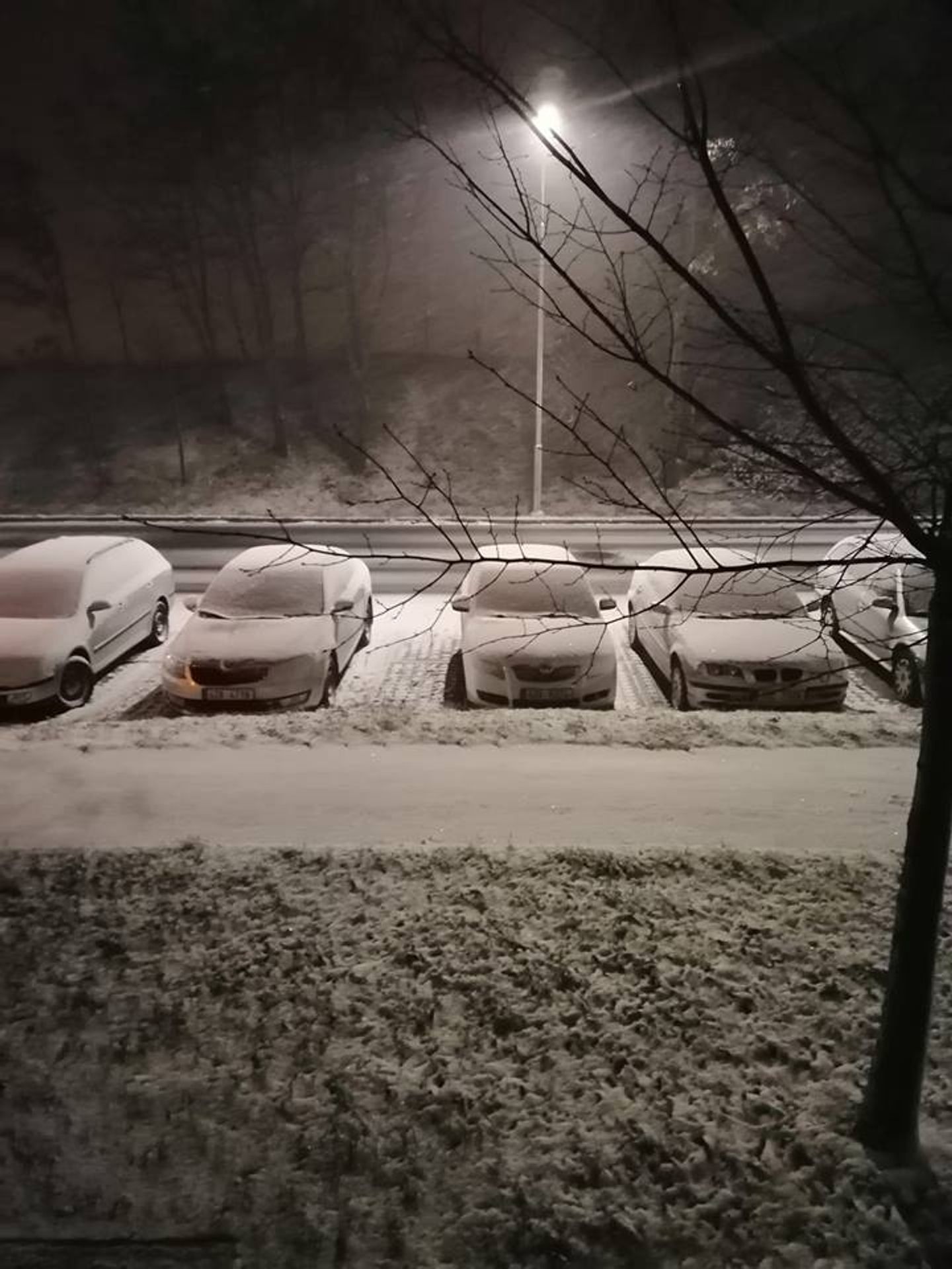 Na východě a jihu Česka začal padat sníh - 3 - GALERIE: Fotografie prvního sněhu od diváků (2/13)