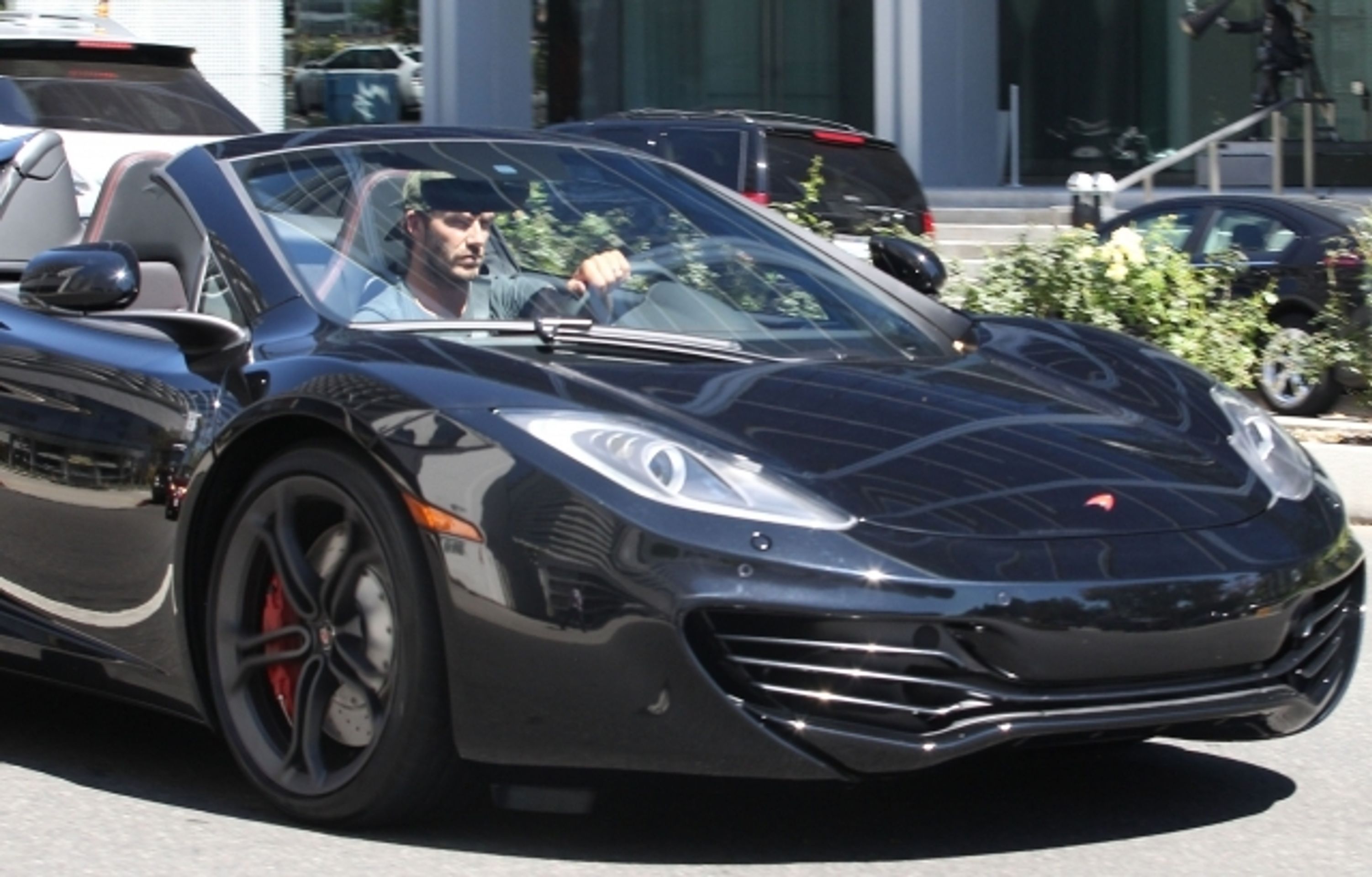 Beckham a jeho nové auto - 4 - GALERIE: Beckham a jeho nové auto (2/7)