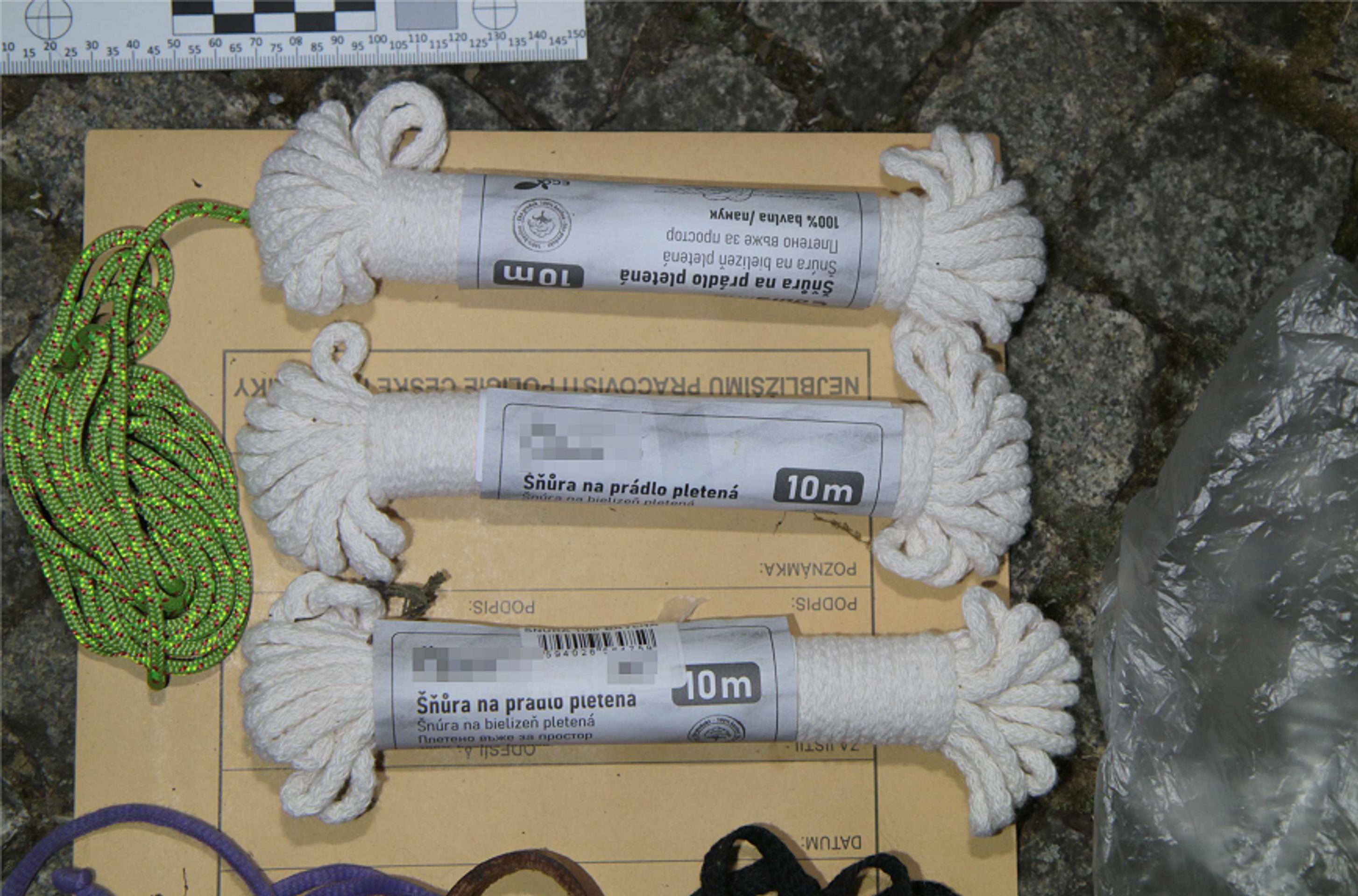 Muž s kuklou (6) - Muž se snažil zastrašit svého soka (3/6)