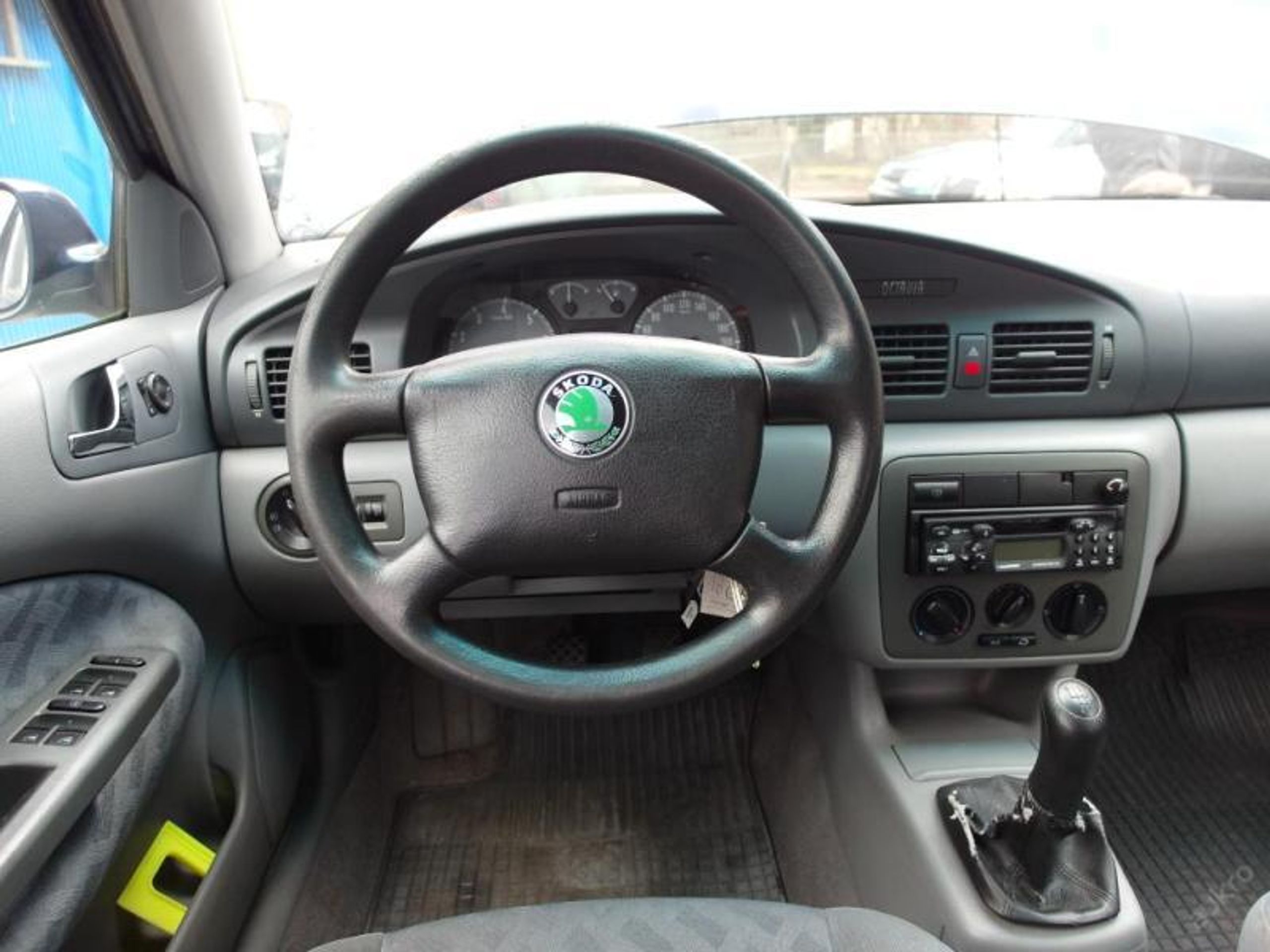 Škoda Octavia 1,8 SLX 20V - 4 - GALERIE: Škoda Octavia 1,8 SLX 20V (3/5)