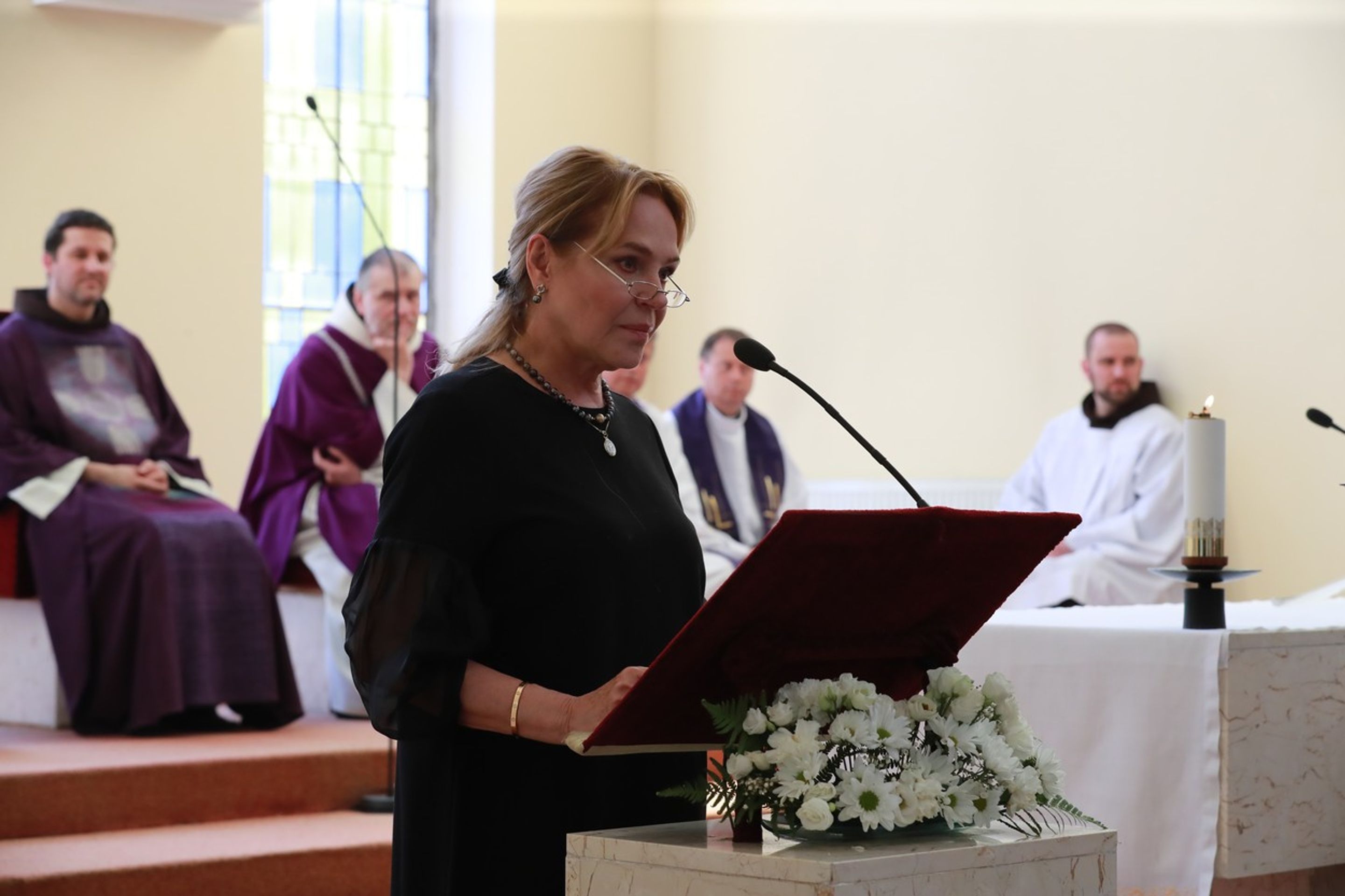 Poslední rozloučení s Josefem Abrhámem v kostele sv. Anežky na Spořilově (17) - Poslední rozloučení s Josefem Abrhámem (1/35)