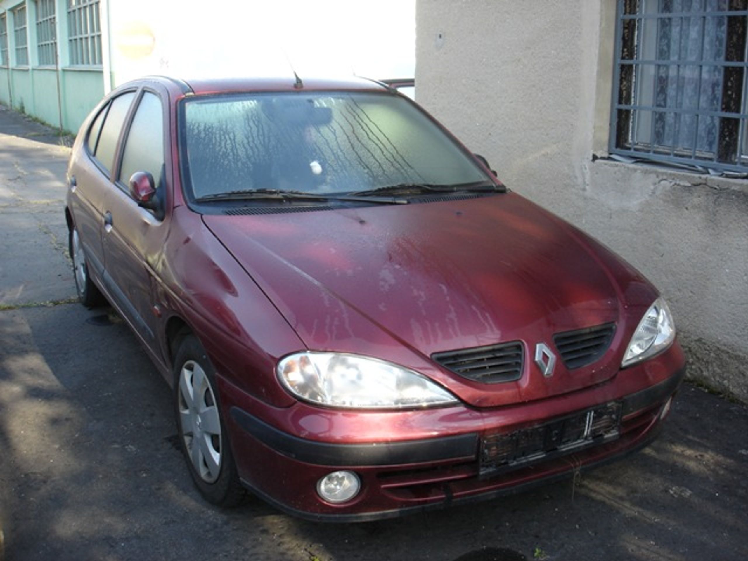 Nabídka automobilů - Renault Megane 1,4l, r.v. 2001 - GALERIE: Nabídka automobilů (6/10)