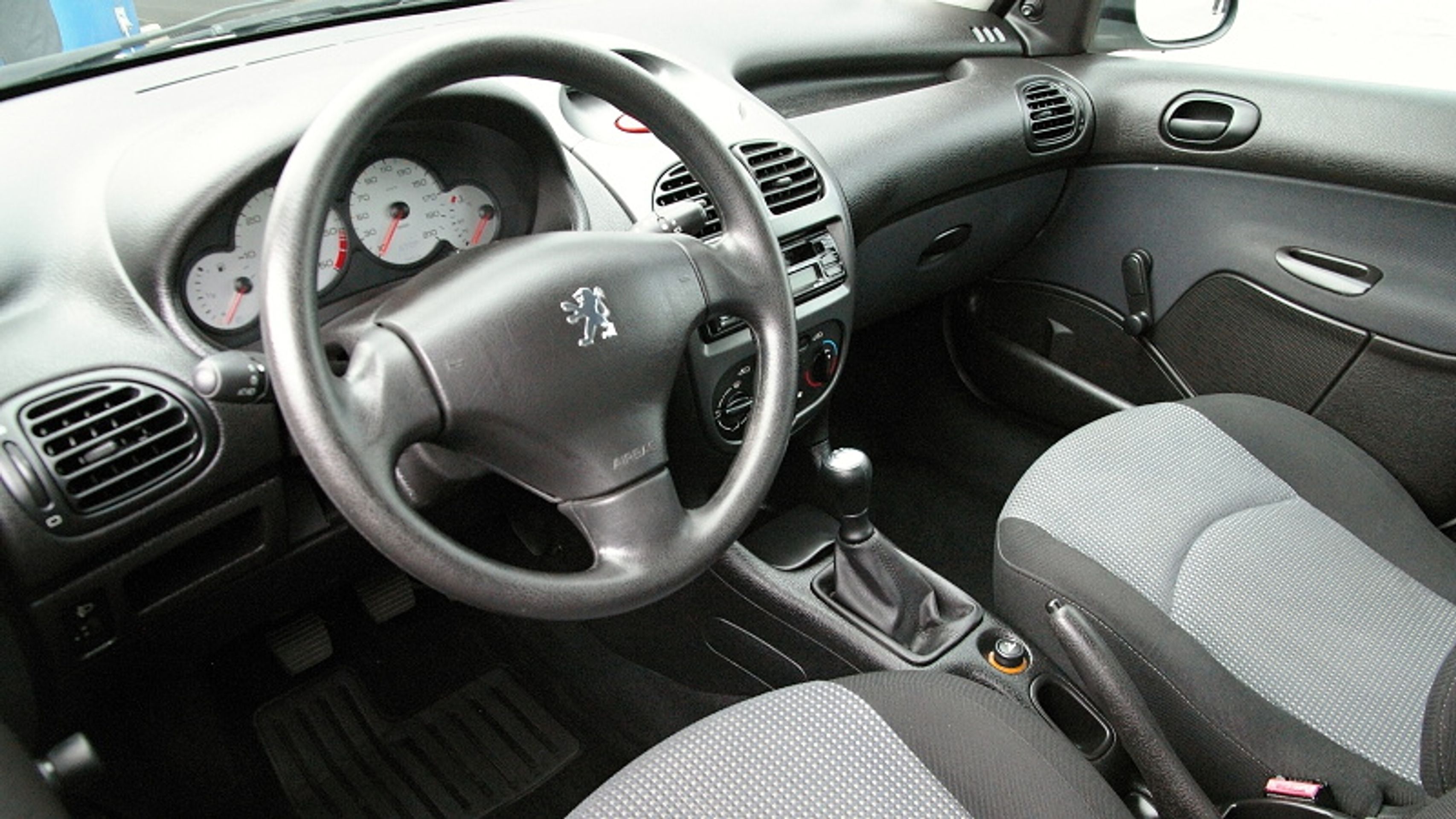 Peugeot 206 - 5 - GALERIE Peugeot 206 (5/8)