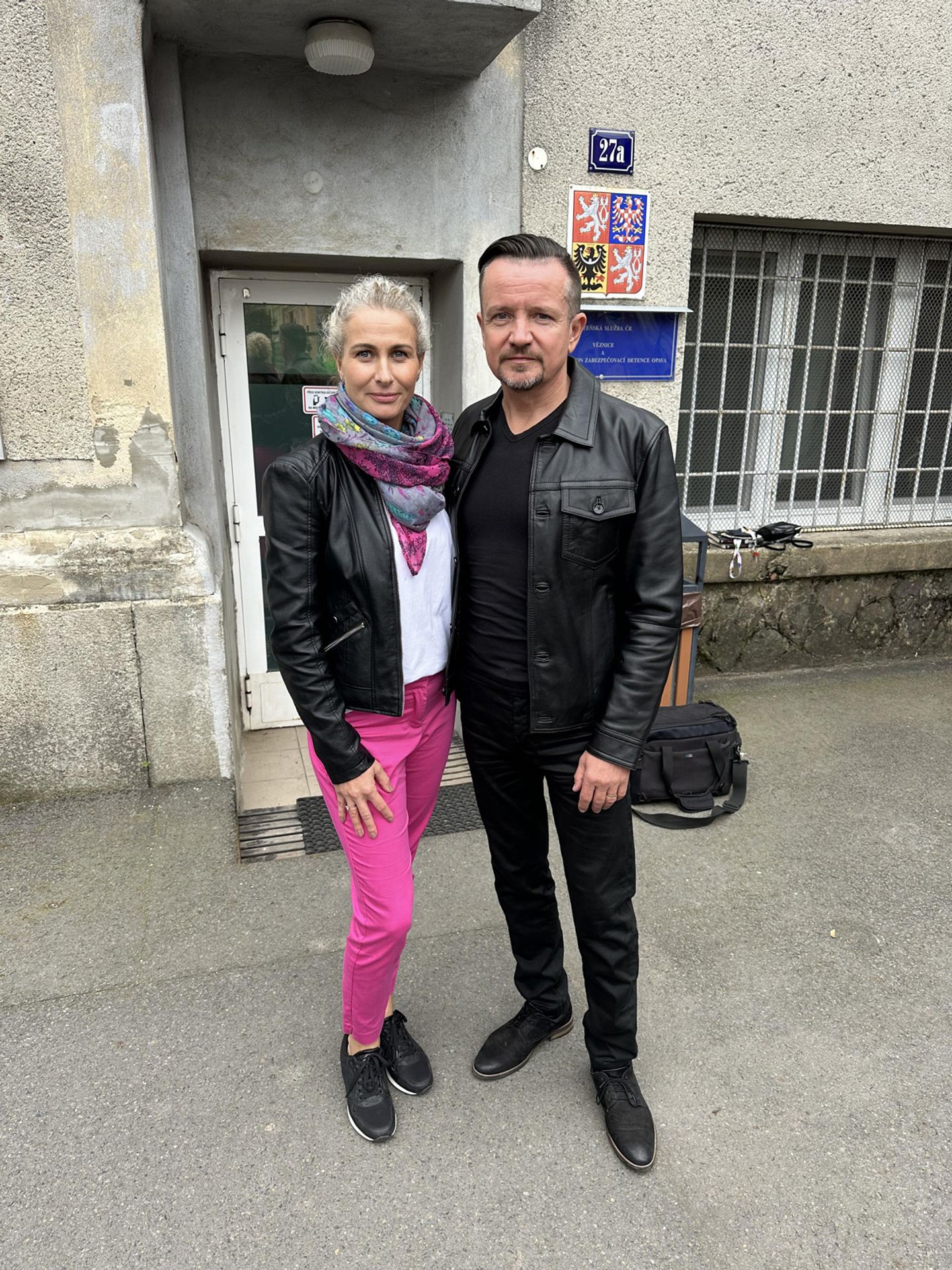 BARBORA ŠUMBEROVÁ - Věznice Opava - tisková mluvčí - natáčení - Z natáčení případu Stodolovi (1/30)