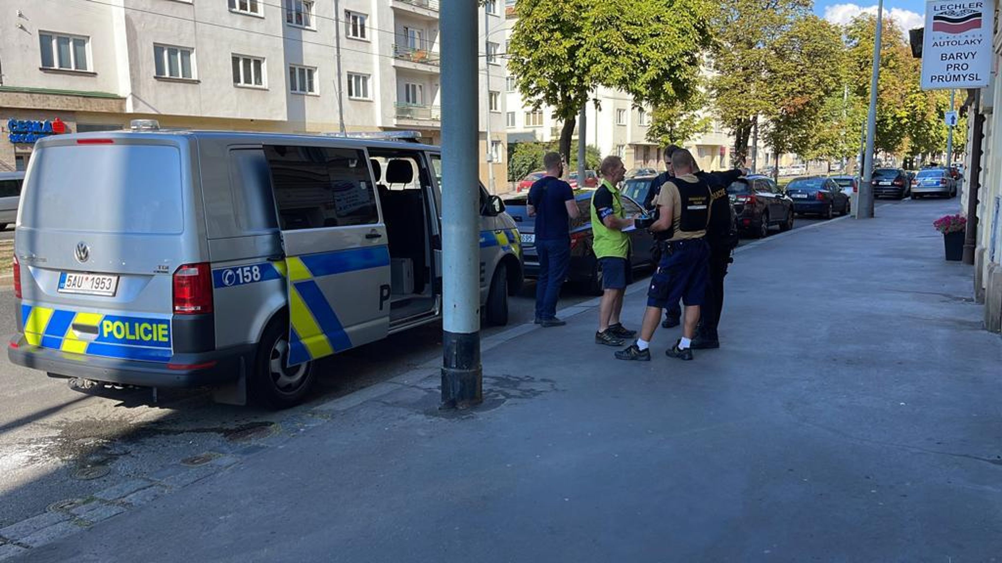 Loupežné přepadení zlatnictví v Praze (10) - Ozbrojený muž přepadl pražské zlatnictví (10/10)