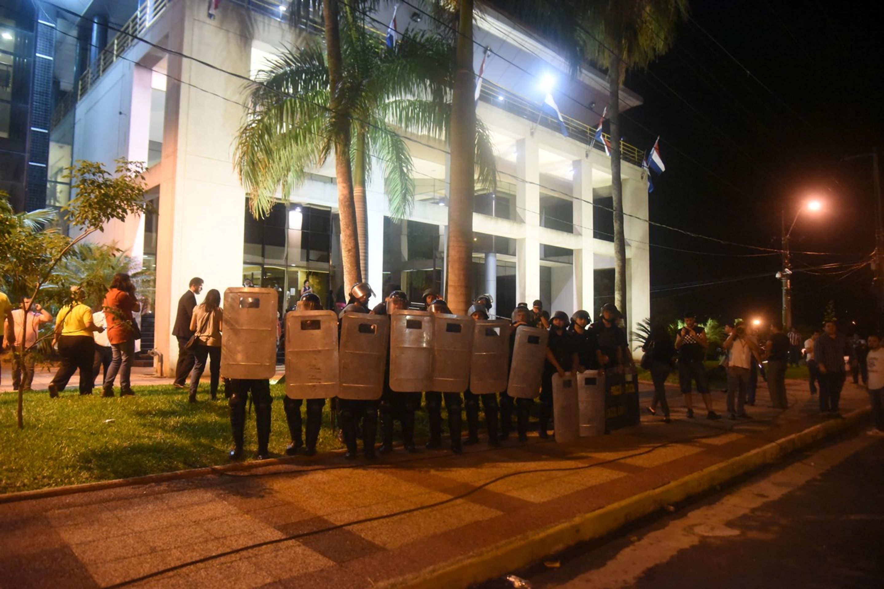 Násilné protesty v Paraguayi - GALERIE: Protesty v hlavním městě Paraguaye (1/7)
