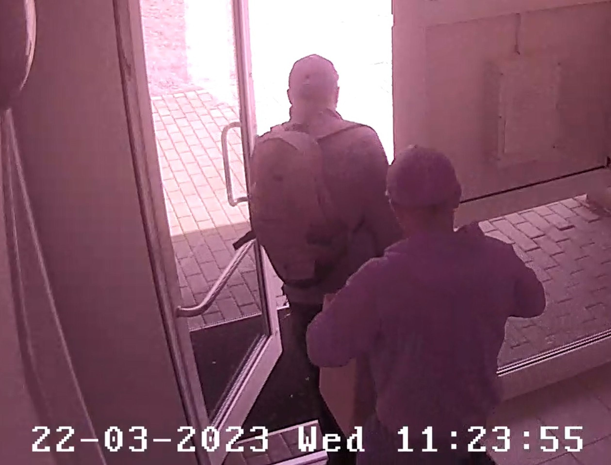 Policejní pátrání (1) - Policejní pátrání - vloupání do bytu (1/8)