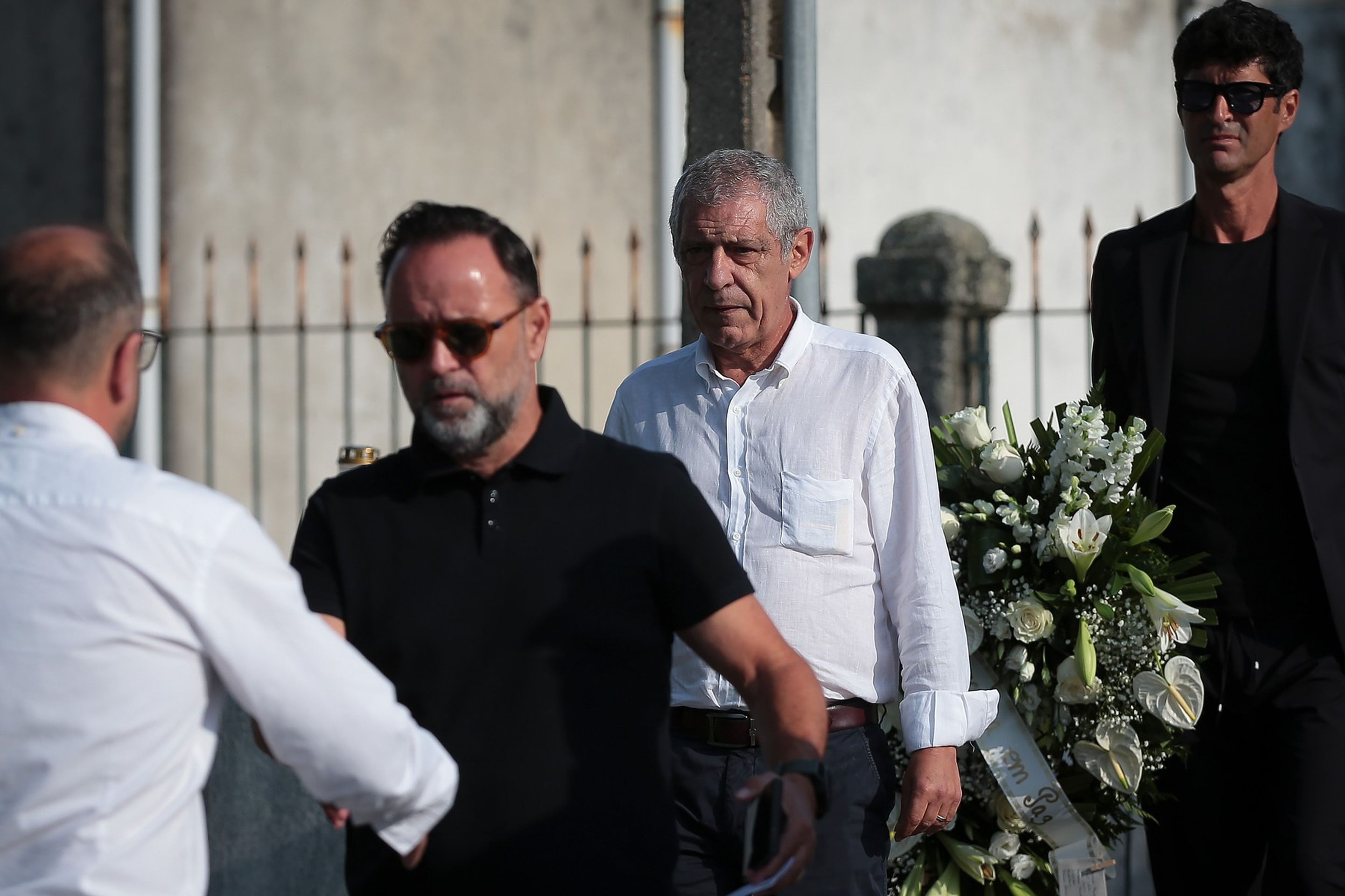 Bývalý trenér portugalské reprezentace Fernando Santos na pohřbu Dioga Joty - Pohřeb Dioga Joty a jeho bratra Andreho Silvy (3/12)