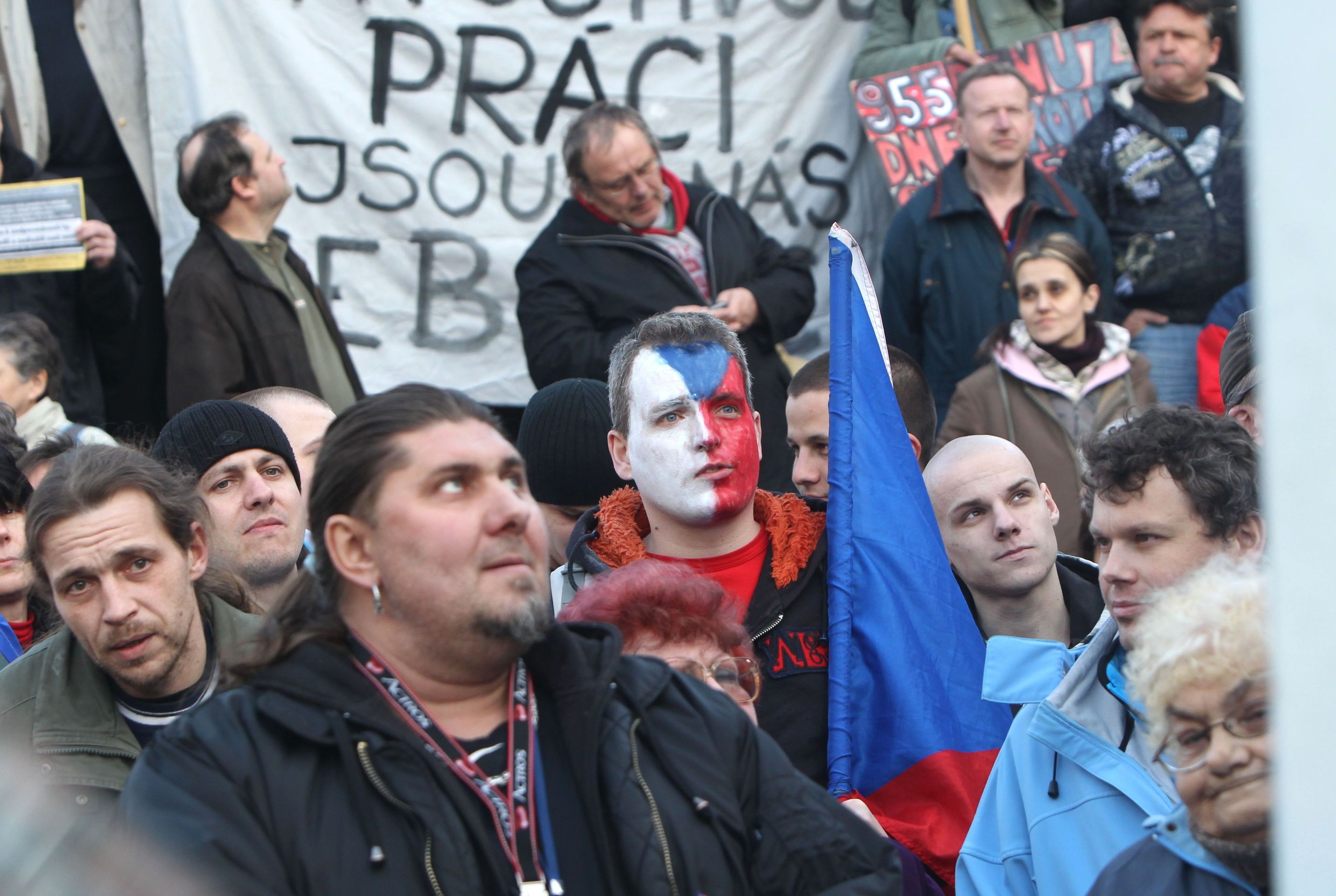 Lidé demonstrují proti vládě ČR a prezidentovi - 9 - Lidé protestují proti vládě Petra Nečase a prezidentu Klausovi (9/15)