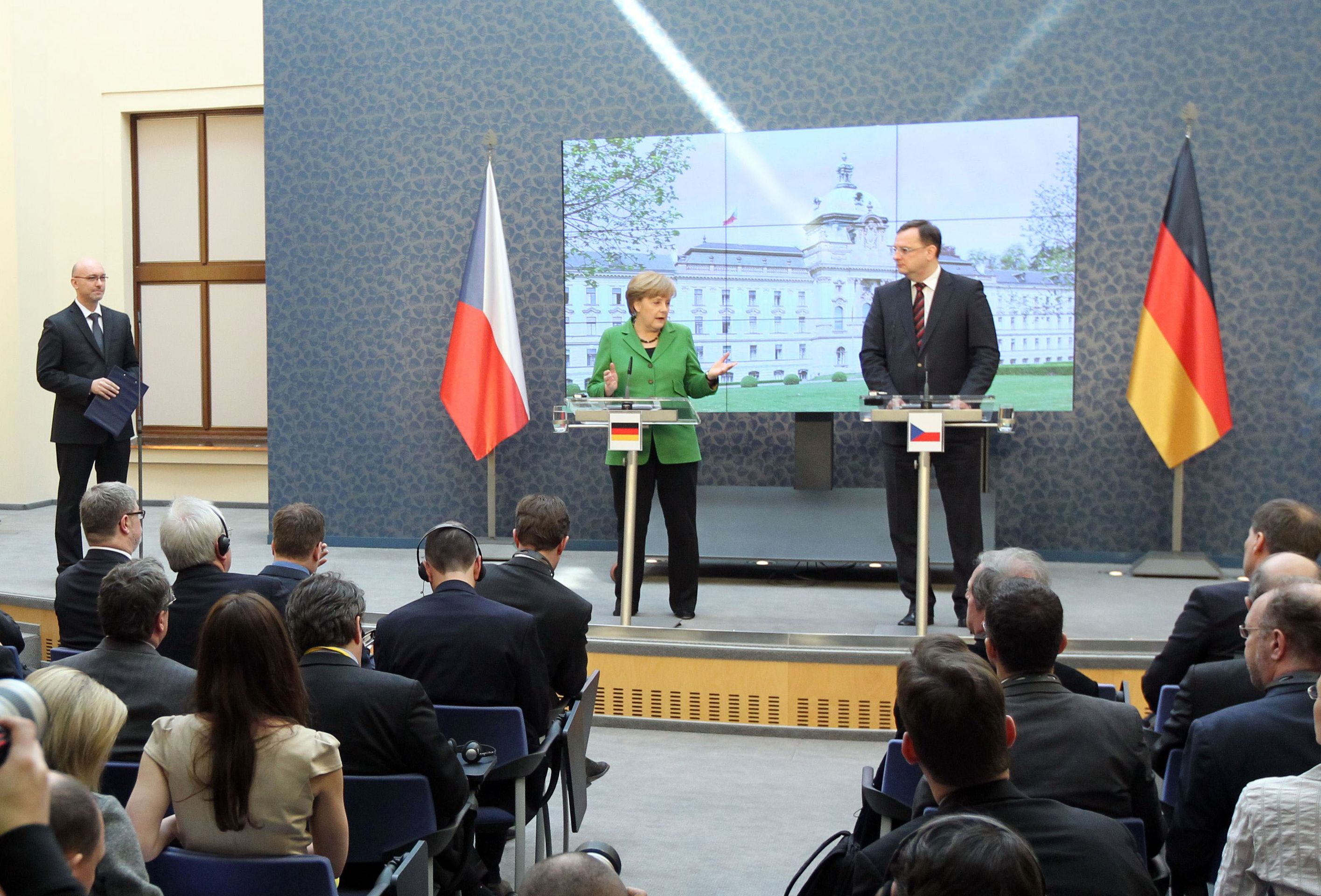Angela Merkelová v Praze - 2 - Angela Merkelová v Praze (9/11)
