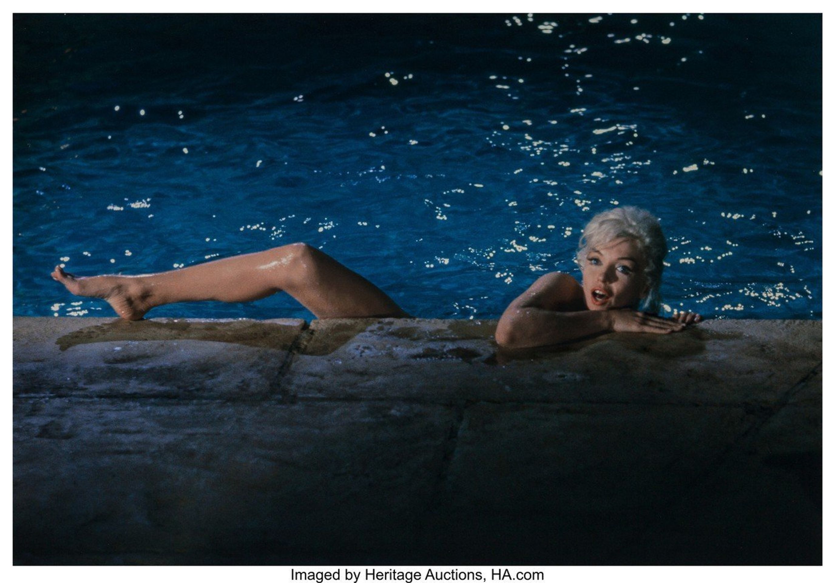 Marilyn Monroe nahá u bazénu - 3 - GALERIE: Marilyn Monroe nahá u bazénu (3/4)