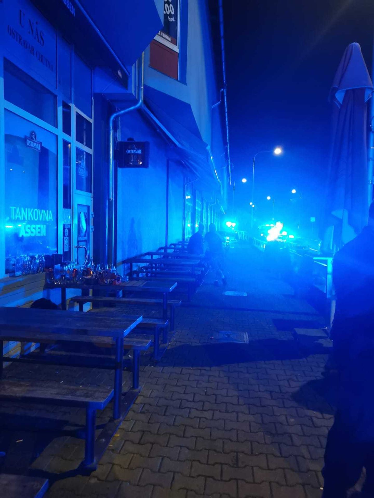 Zásah policistů před pivnicí v Ostravě-Zábřehu - 7 - GALERIE: Zásah policistů před pivnicí v Ostravě-Zábřehu (7/10)