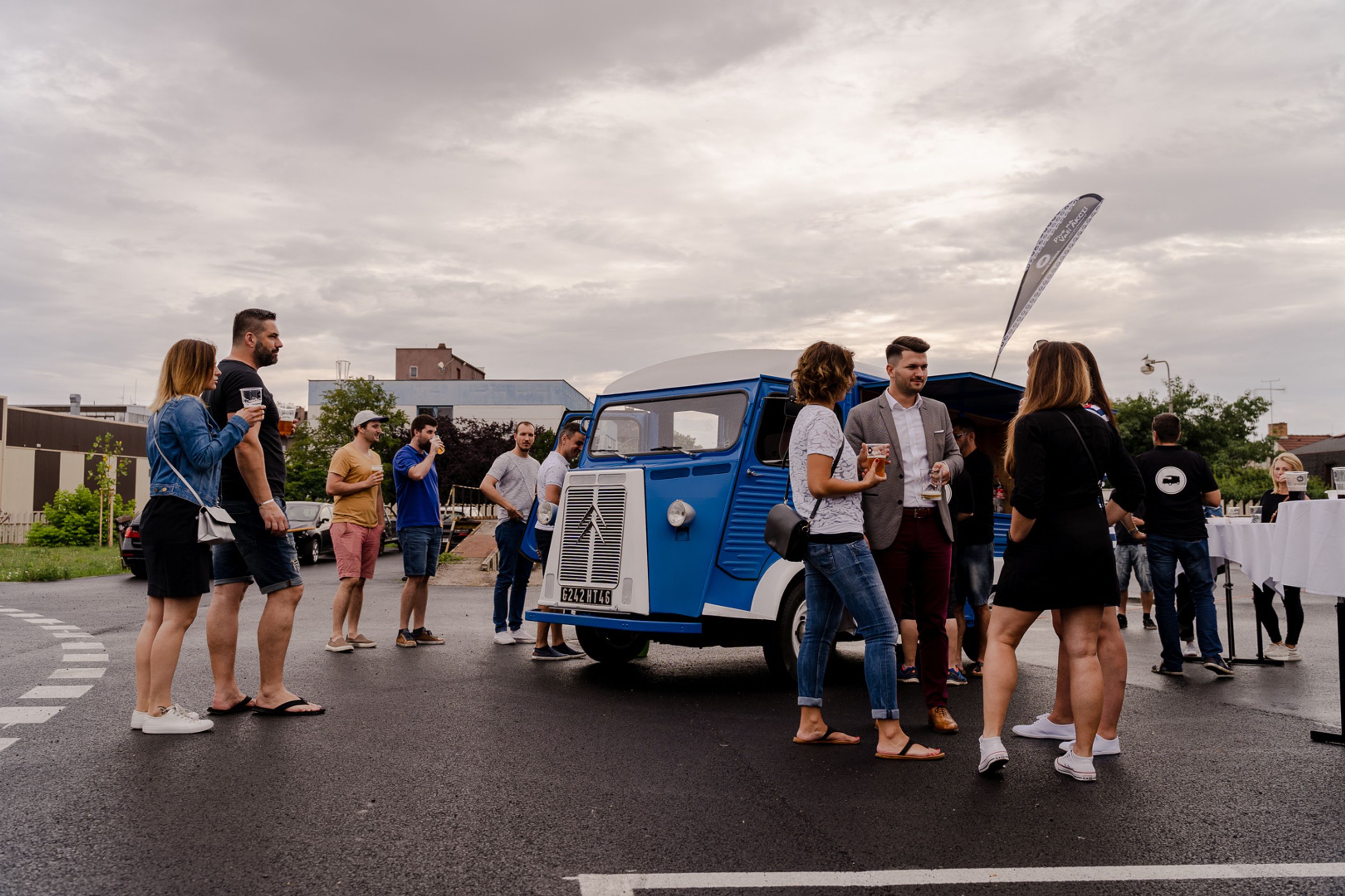 Pivní mašina Citroën HY VAN z roku 1976 - 17 - Fotogalerie: Úprava stařičkého Citroënu HY VAN z roku 1976 (9/9)