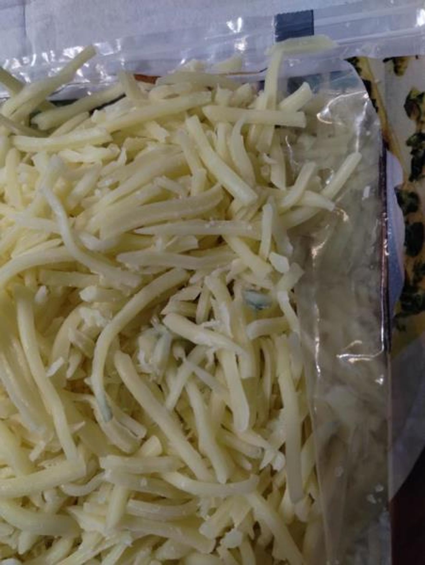 Strouhaný sýr 150 g - Závadné potraviny (2/6)