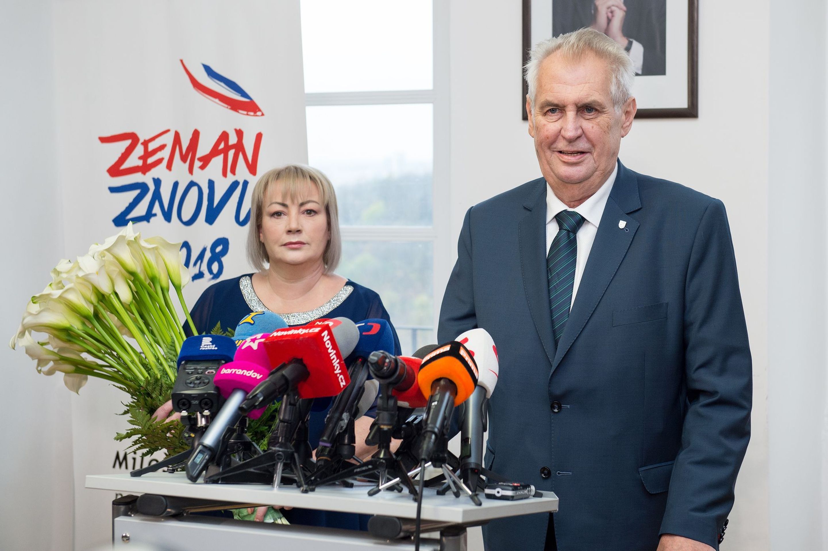 Miloš Zeman na tiskové konferenci ke své kandidatuře - 9 - GALERIE: Miloš Zeman promluvil o své kandidatuře (6/9)