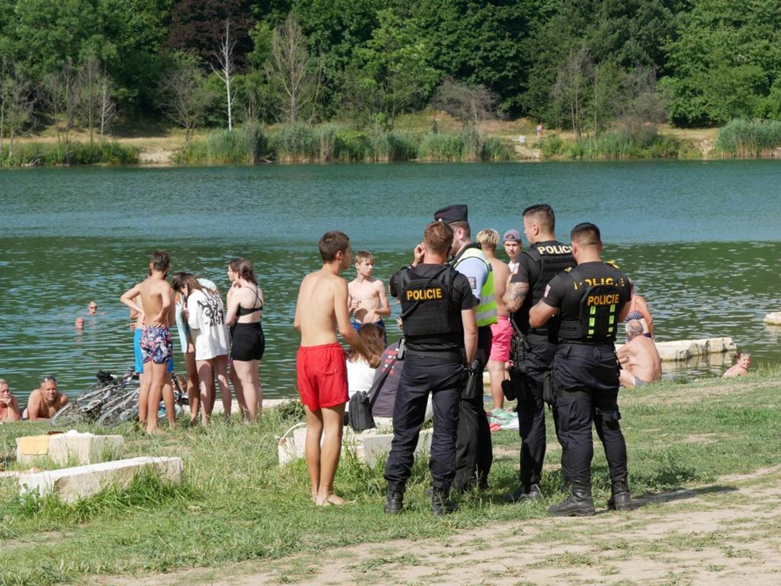 Další případ utonutí na Stříbrném jezeře v Opavě (6) - Utonutí dítěte (2/6)