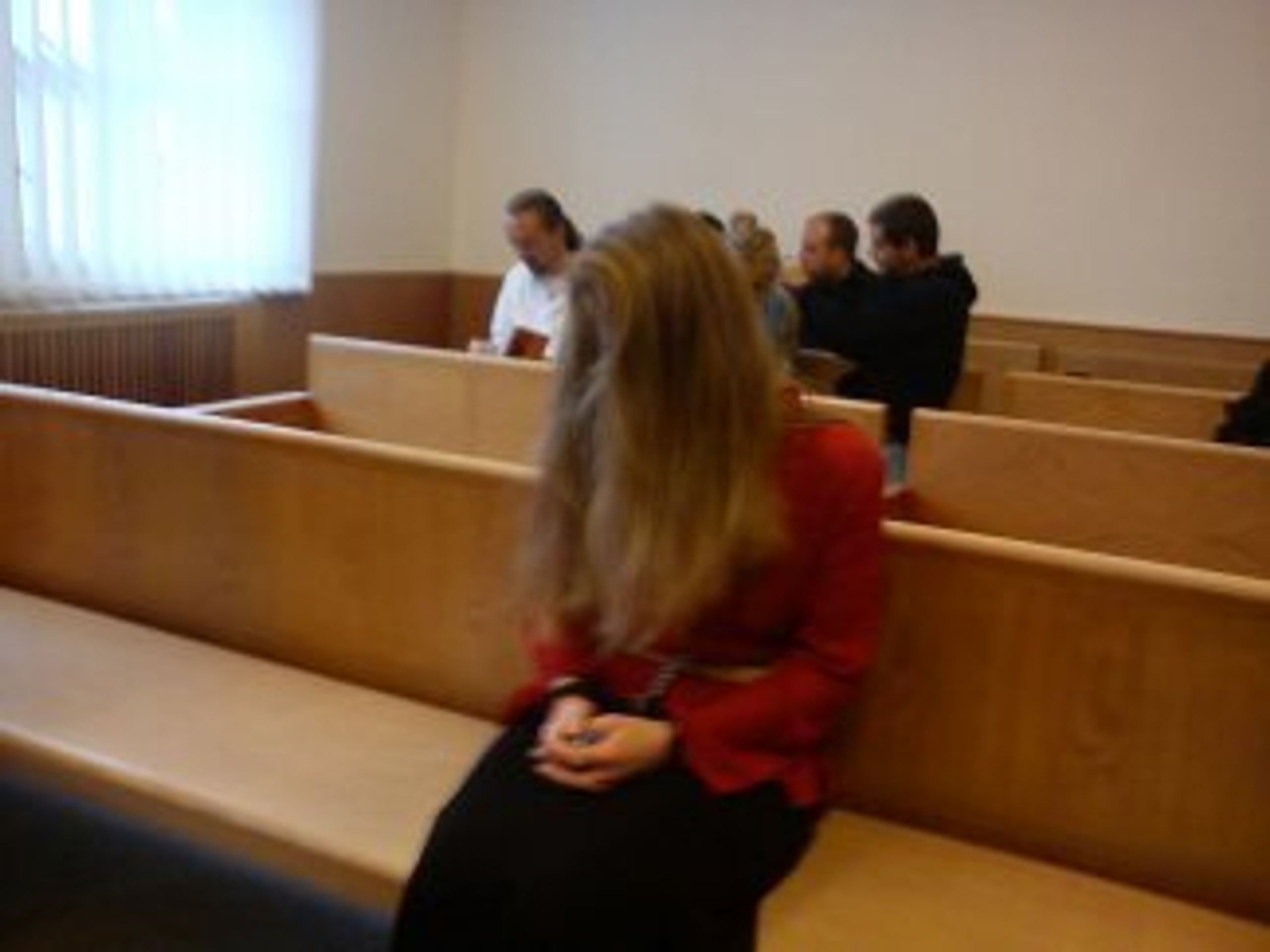 Romana Zienertová u soudu - 4 - Odsouzená Romana Zienertová (3/8)