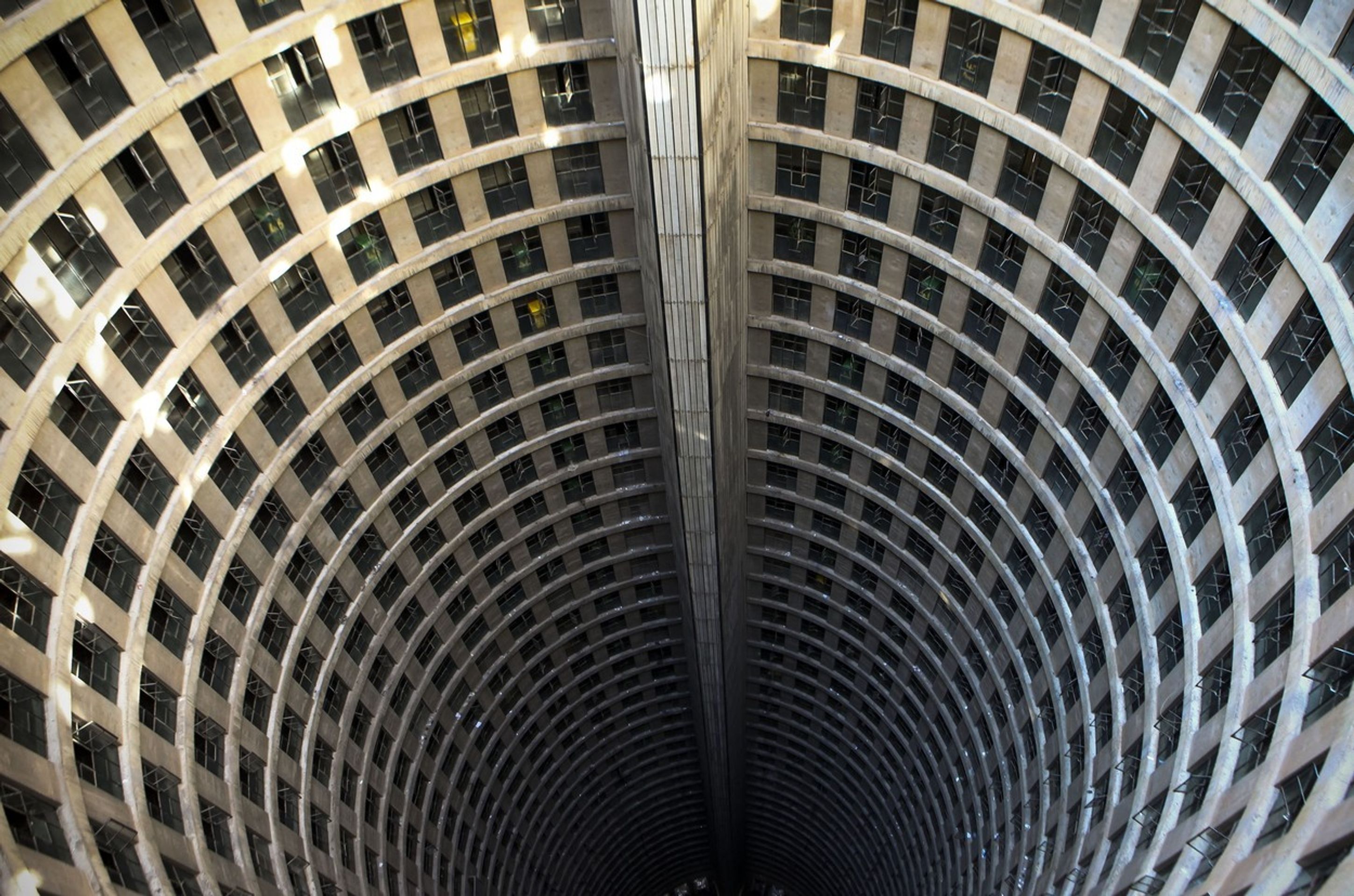 Mrakodrap Ponte Tower - 3 - GALERIE: Mrakodrap Ponte Tower (5/6)