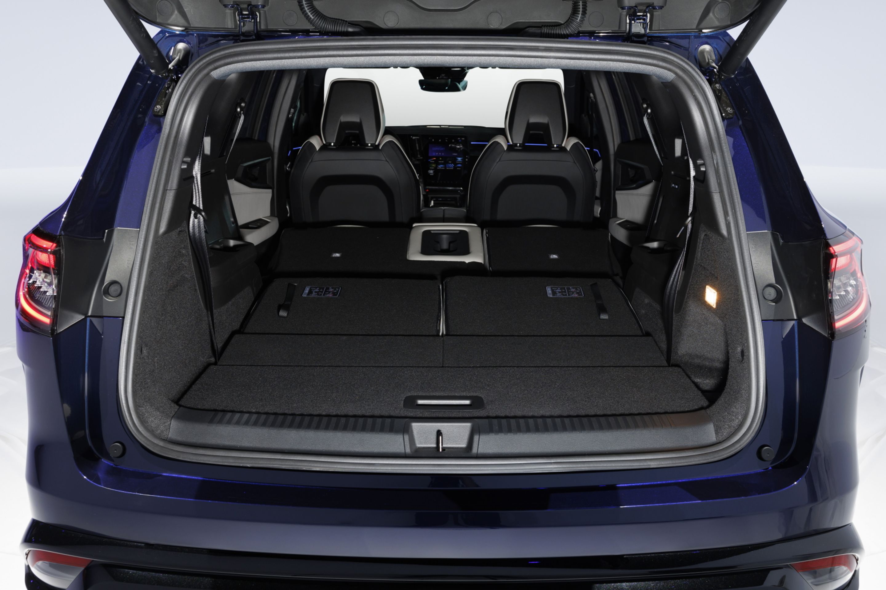 Nový Renault Espace - Nový Espace má být cestovatelským salónkem na kolech (15/15)