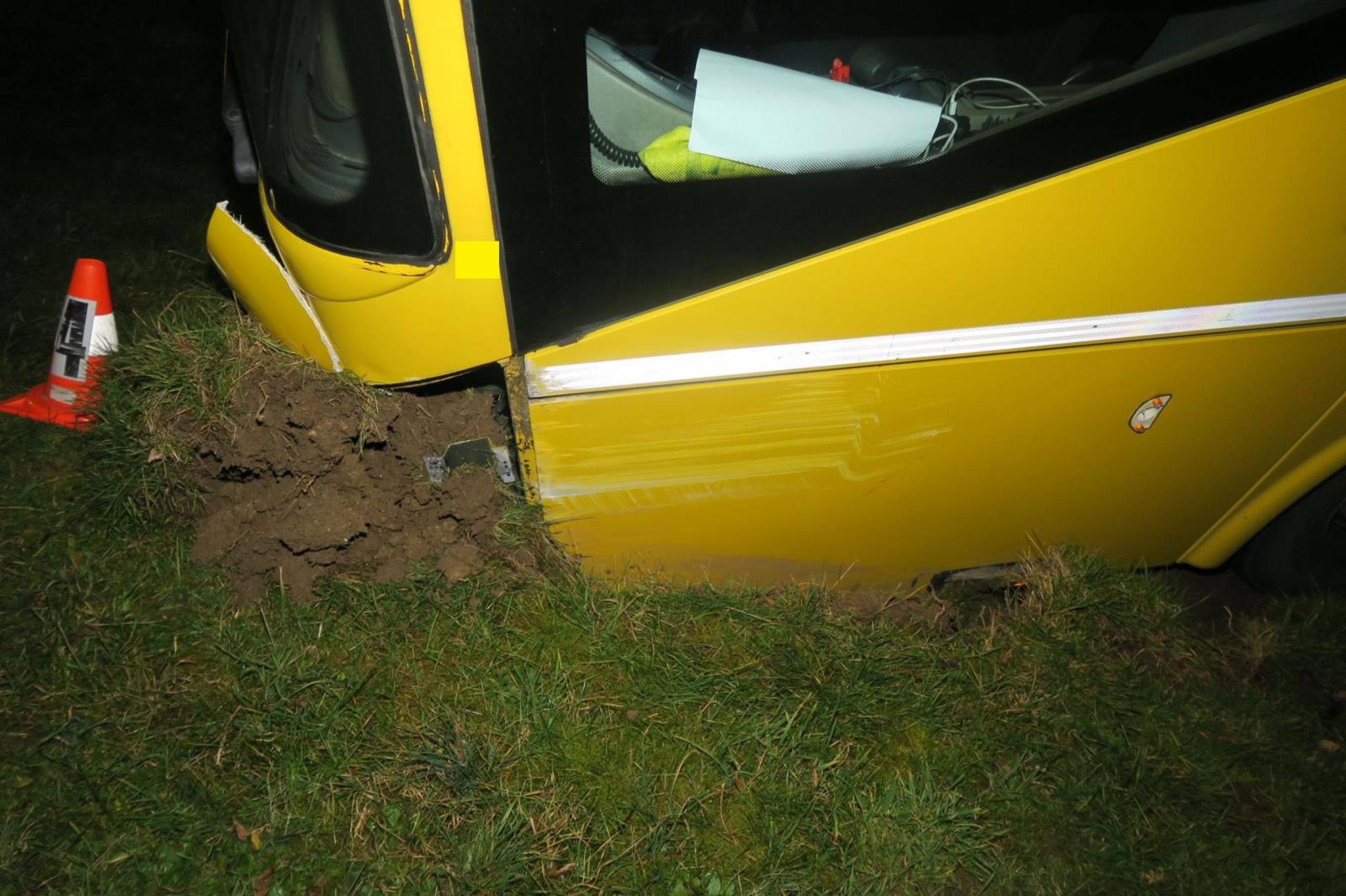 Mladík v Domažlicích ukradl autobus - Odcizený autobus na Domažlicku (2/5)