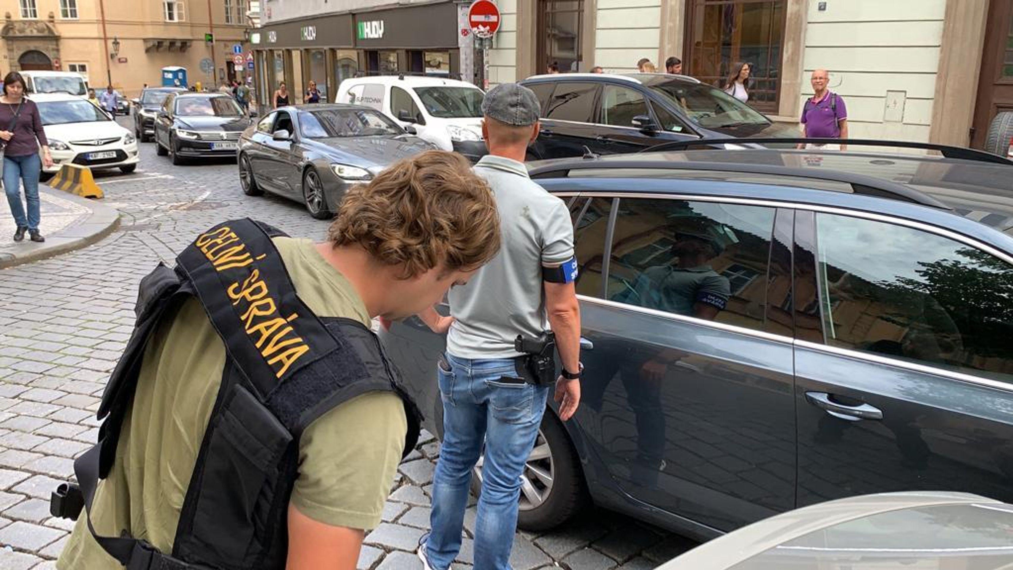 Velká policejní razie po celém Česku - 13 - GALERIE: Velká policejní razie po celém Česku (13/15)