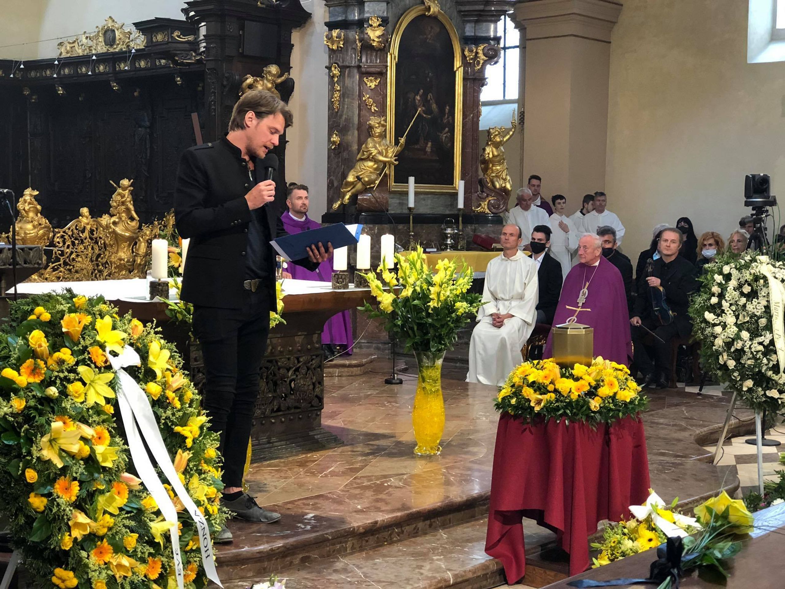 Mše za Evu Pilarovou - Vojtěch Dyk - GALERIE: Mše za Evu Pilarovou (16/19)