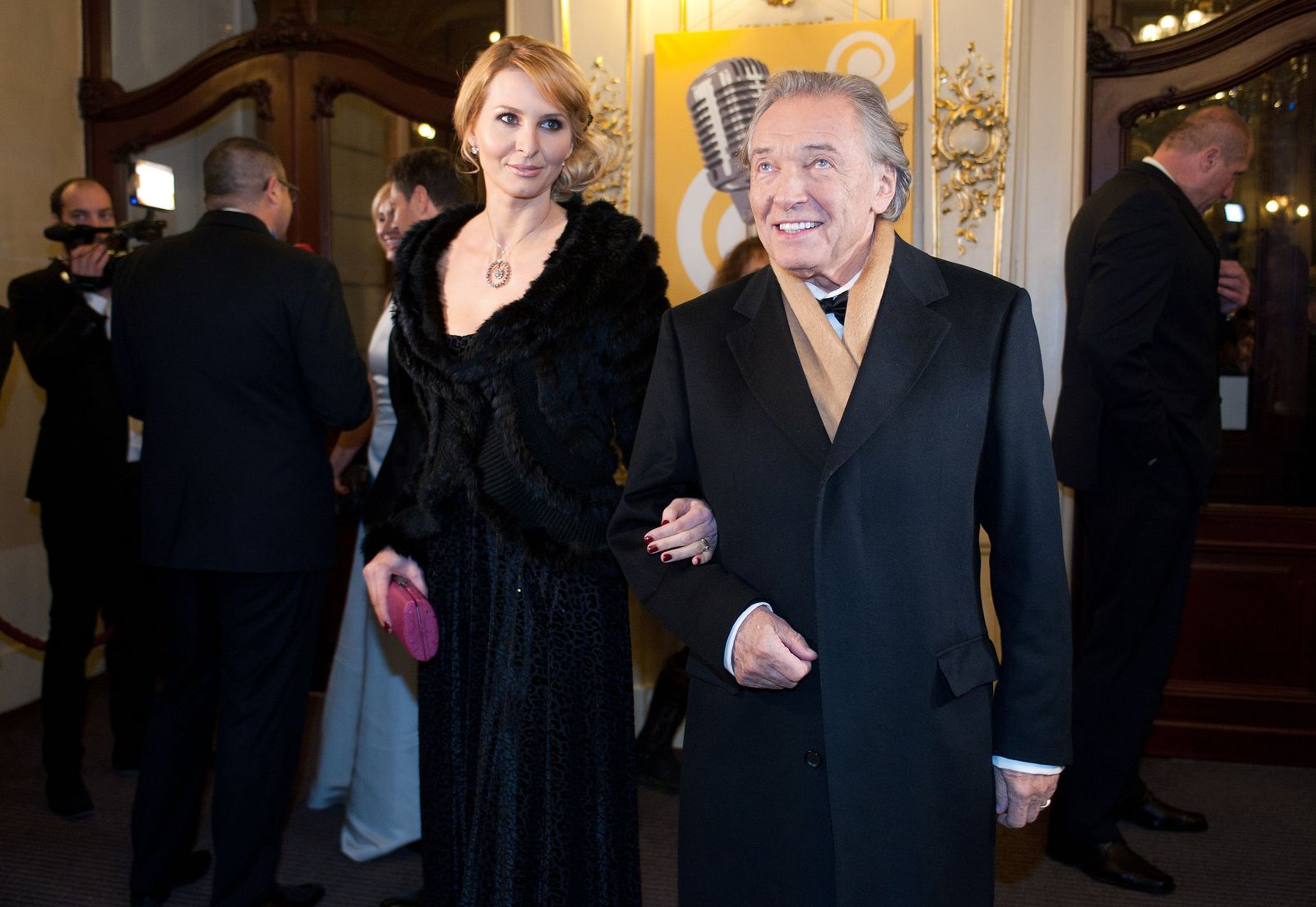 Karel Gott a Ivana Gottová - Fotogalerie z vyhlášení i zákulisí ČESKÝ SLAVÍK MATTONI 2014 (20/51)