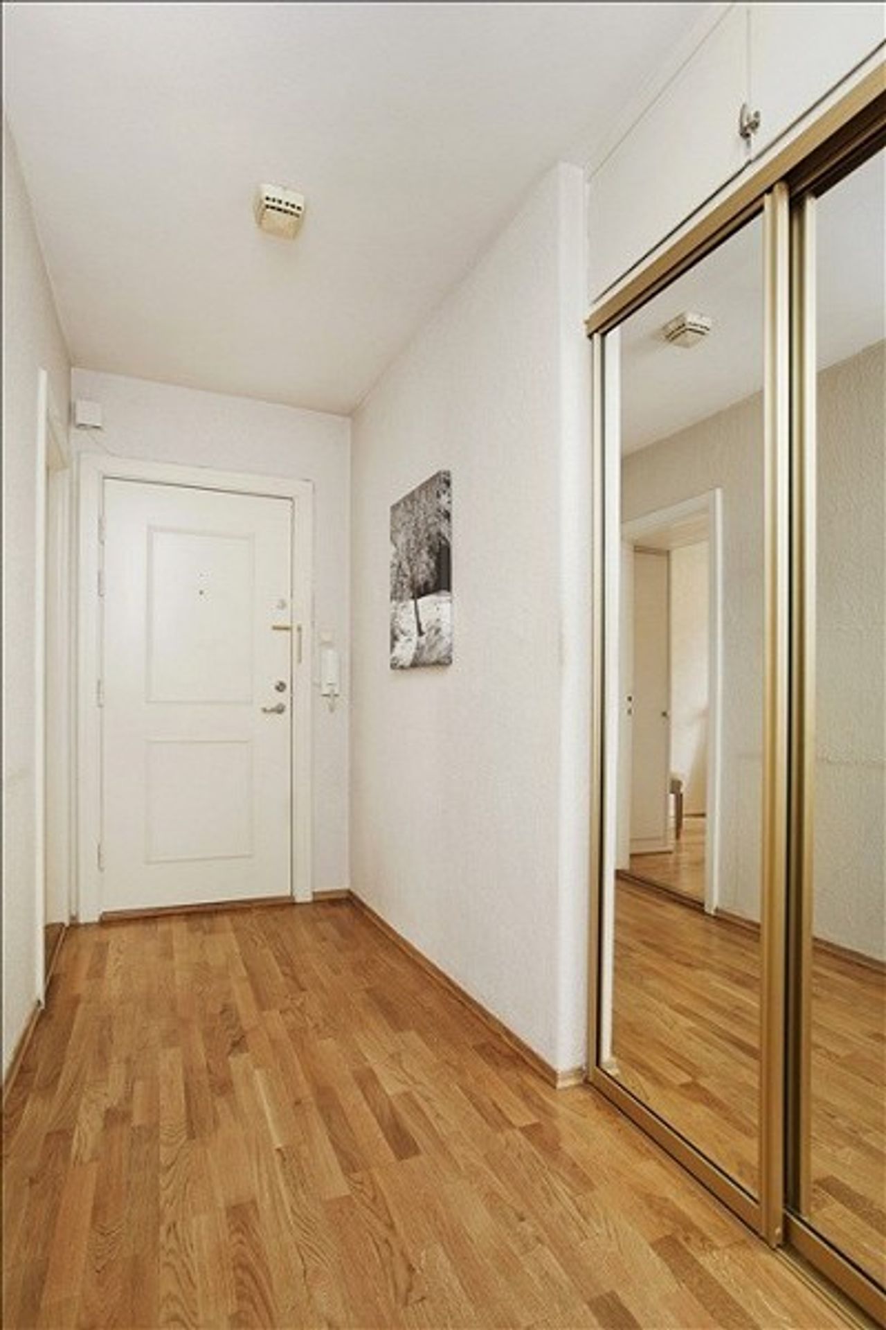 Byt, kde Breivik osnoval útoky, je na prodej - 8 - GALERIE: Prodává se byt, ve kterém Breivik zosnoval krvavé útoky (8/18)