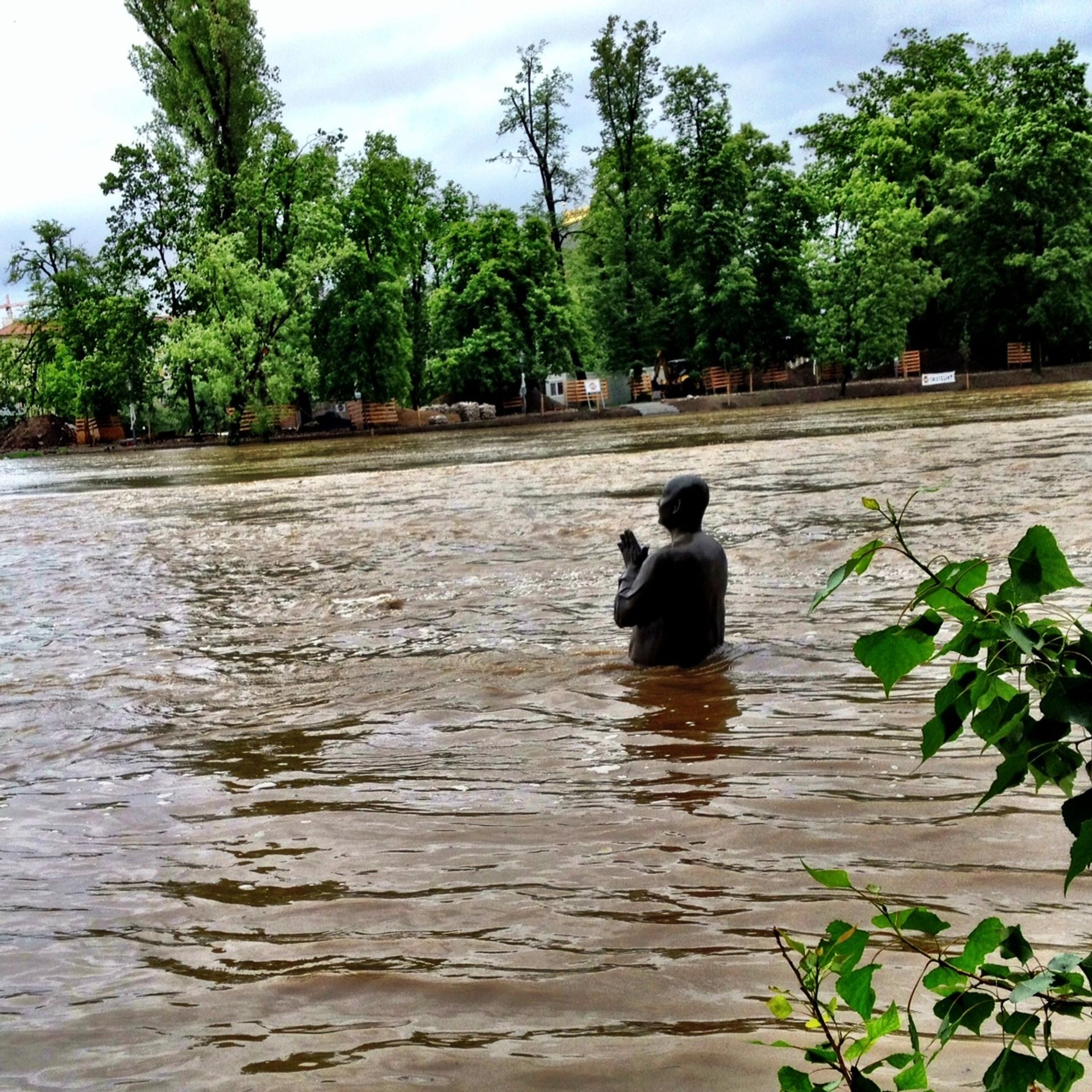 Praha - zaplavená Kampa - 2 - GALERIE: Českou metropoli zasáhla povodeň (10/13)