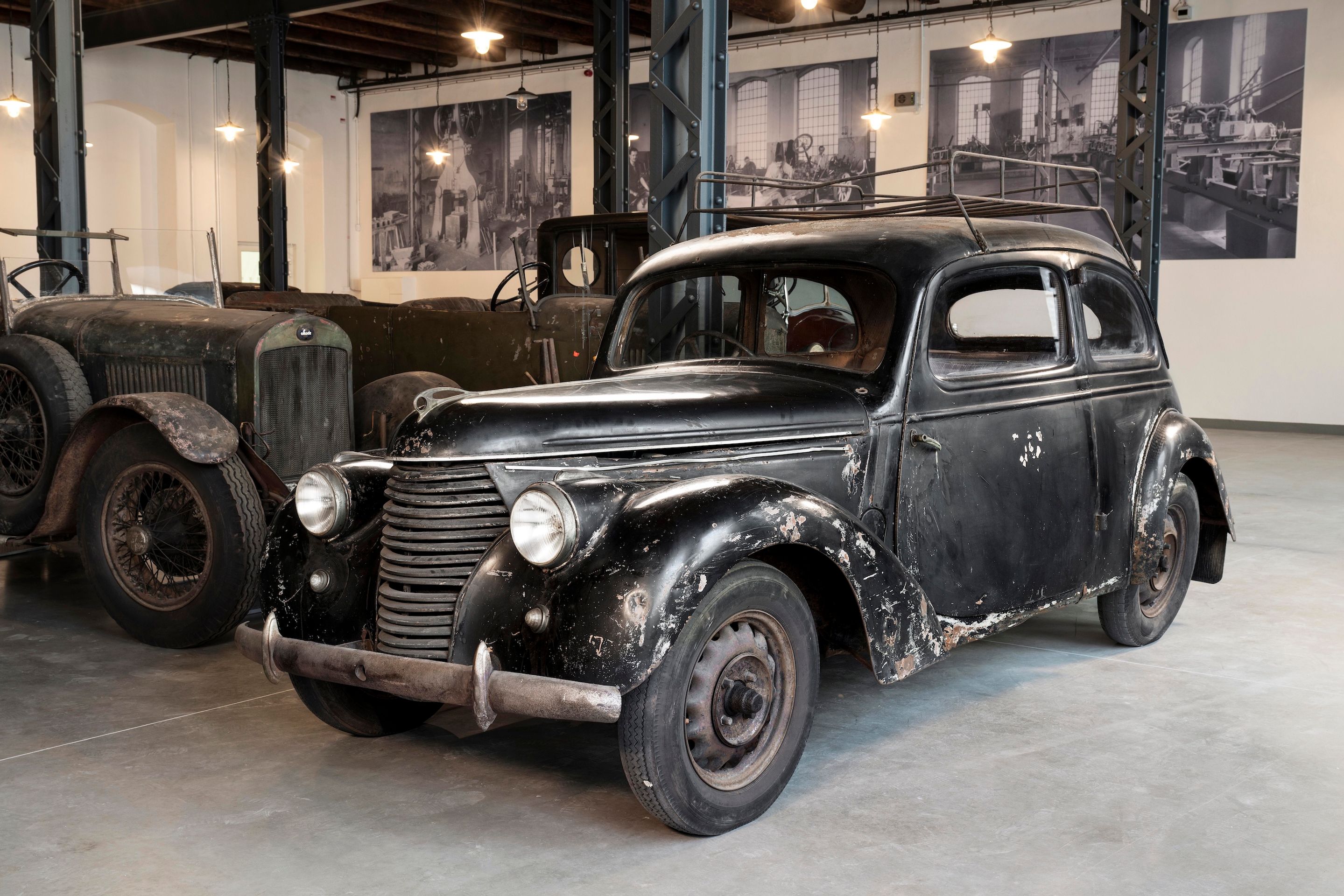 Unikátní historické vozy v nové expozici Škoda Muzea - Škoda Muzeum ukáže unikátní historické vozy před renovací (18/48)