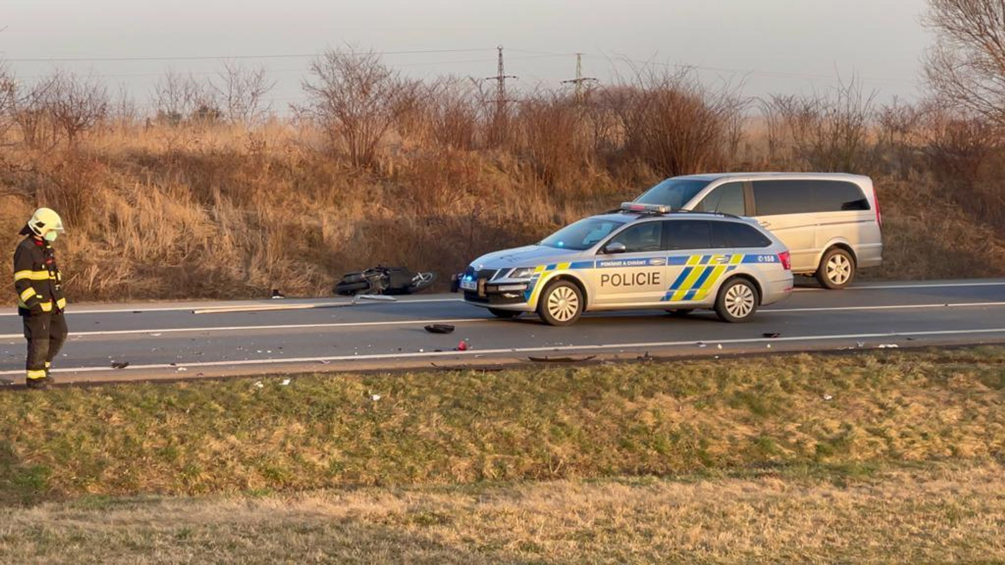 Smrtelná nehoda motorkáře a nákladního auta v Praze na Kunraticke spojce - 5 - GALERIE: Smrtelná nehoda motorkáře a nákladního auta v Praze na Kunraticke spojce (5/10)