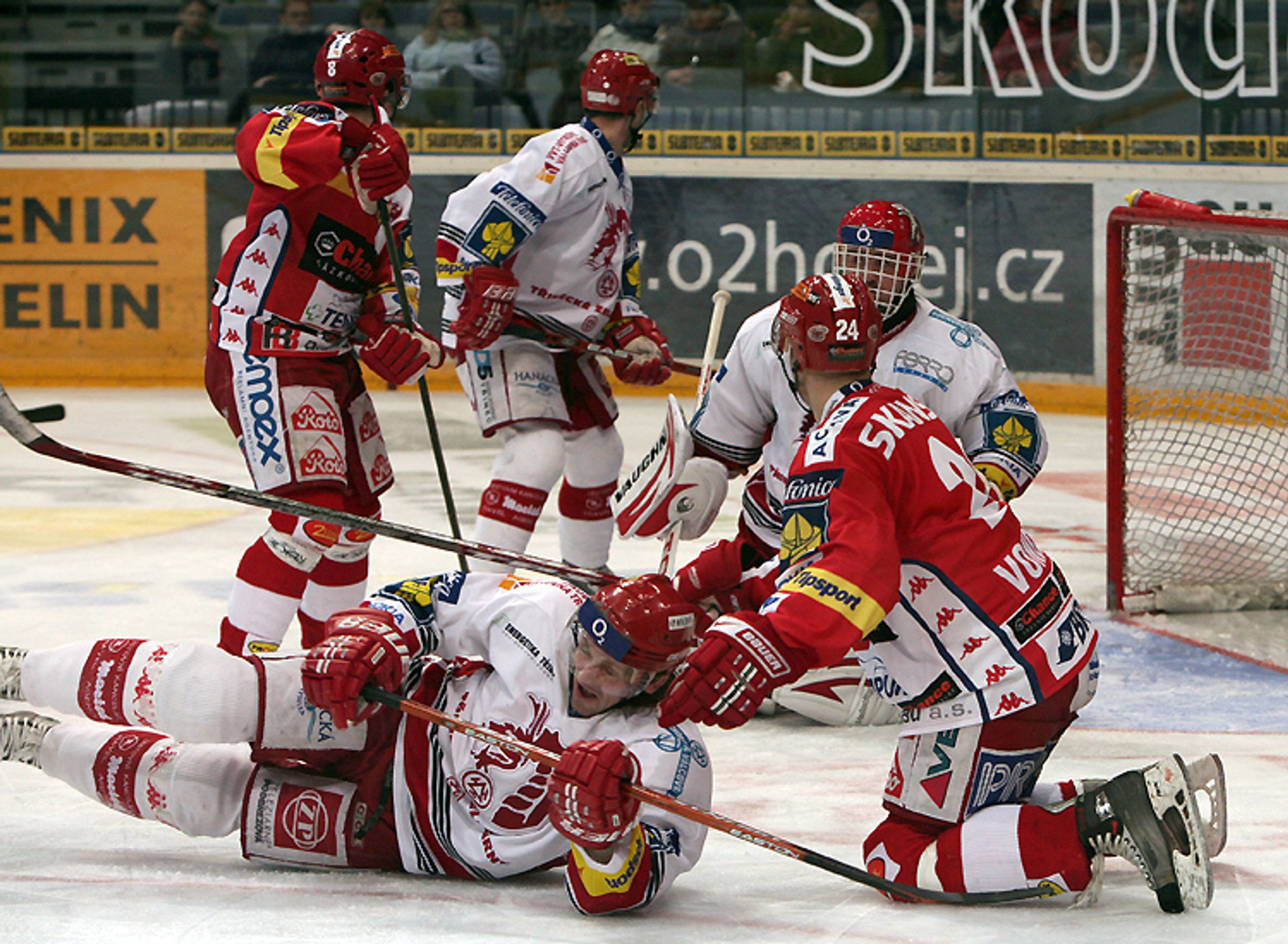 HC Slavia Praha - HC Oceláři Třinec - Slavia a Č. Budějovice začaly výhrou (7/7)