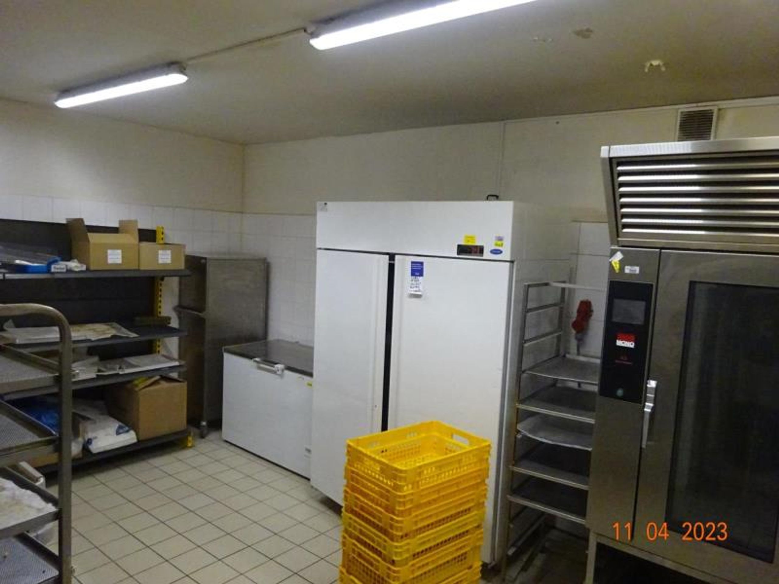 Uzavřená prodejna Tesco (4) - Uzavřená prodejna Tesco v Bílině (4/10)