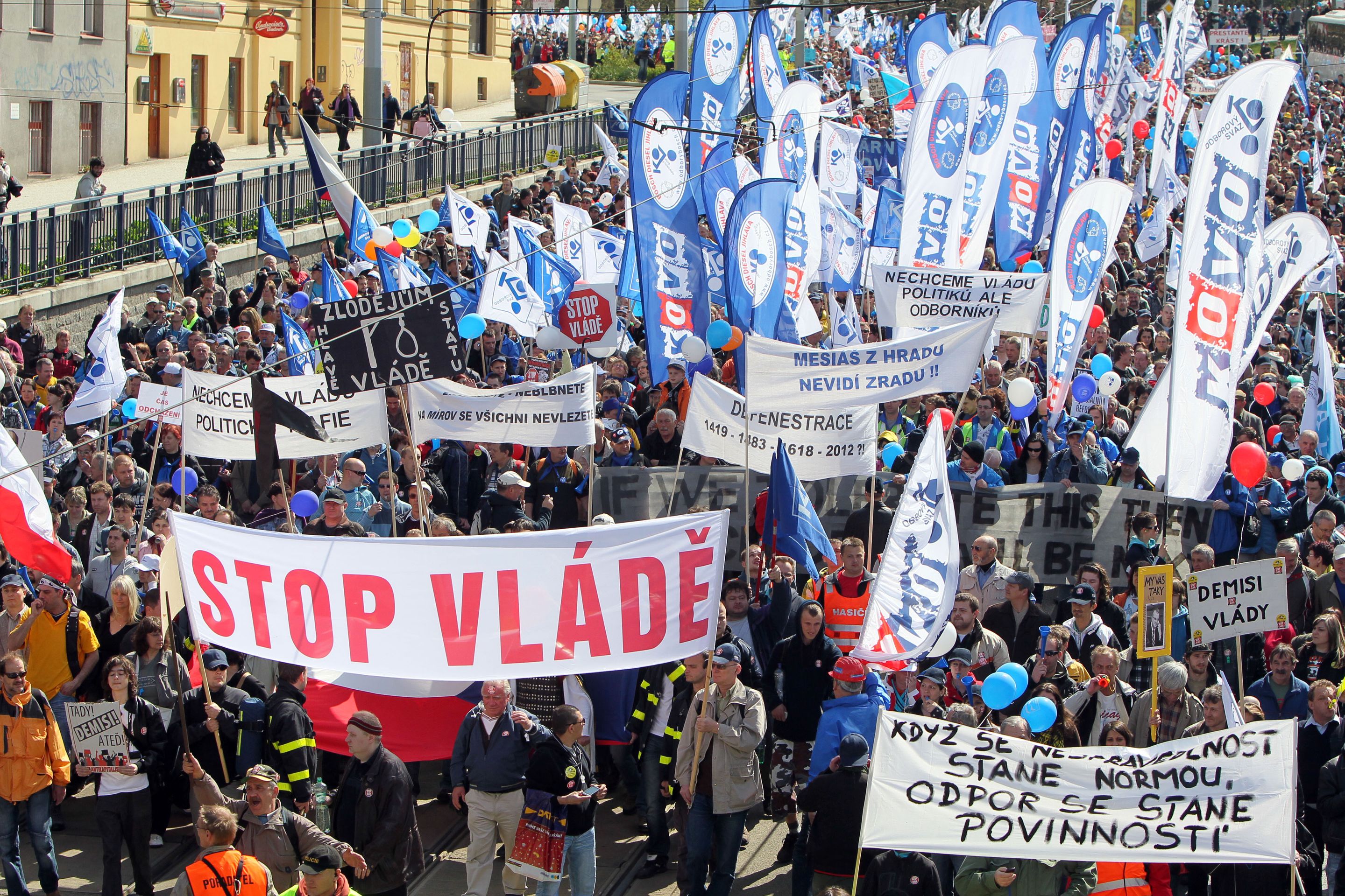 Demonstrace proti vládním reformám - 4 - Demonstrace proti vládním reformám v Praze (1/23)
