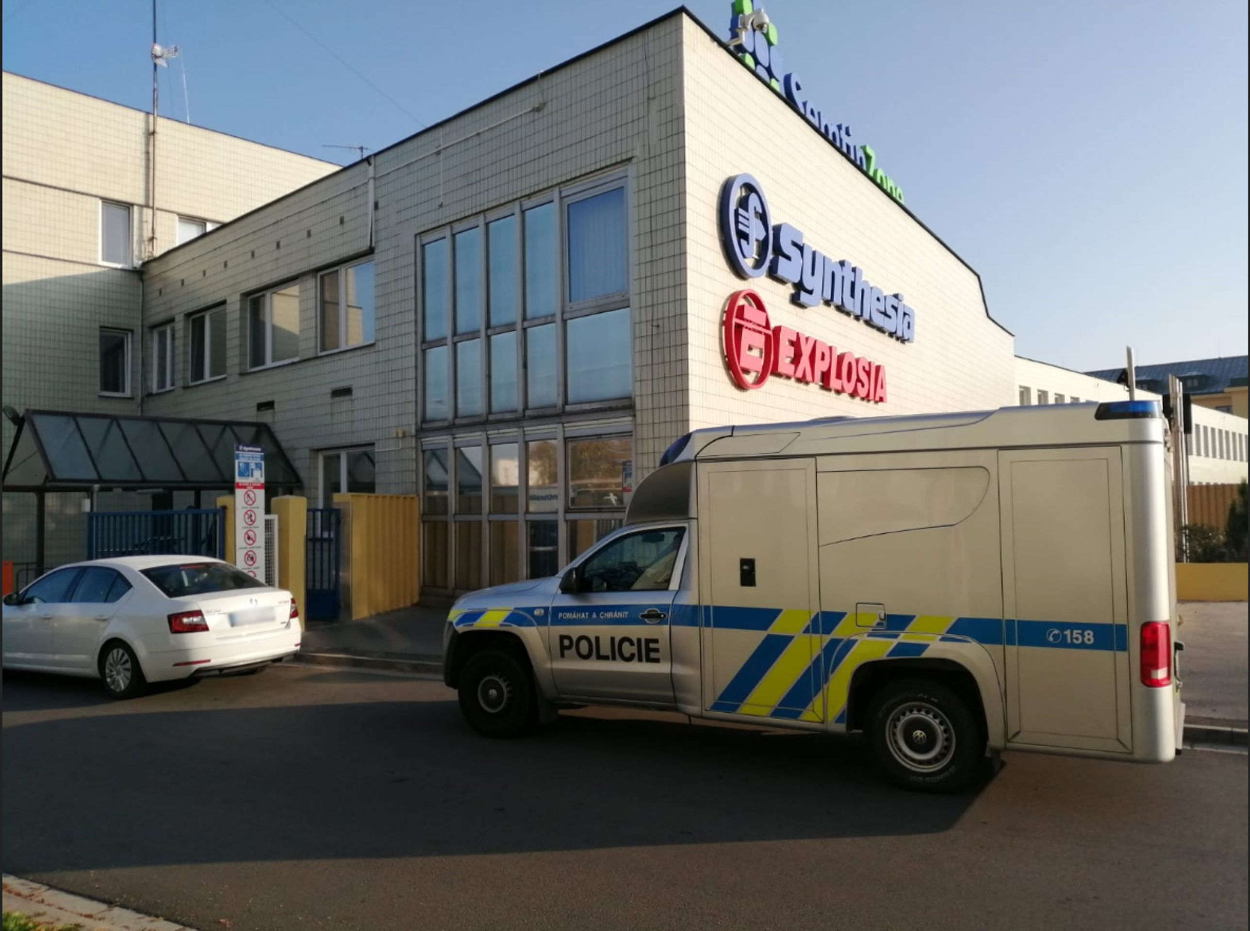 Požár střelného prachu v pardubické Explosii - 3 - GALERIE: Požár střelného prachu v pardubické Explosii (3/5)