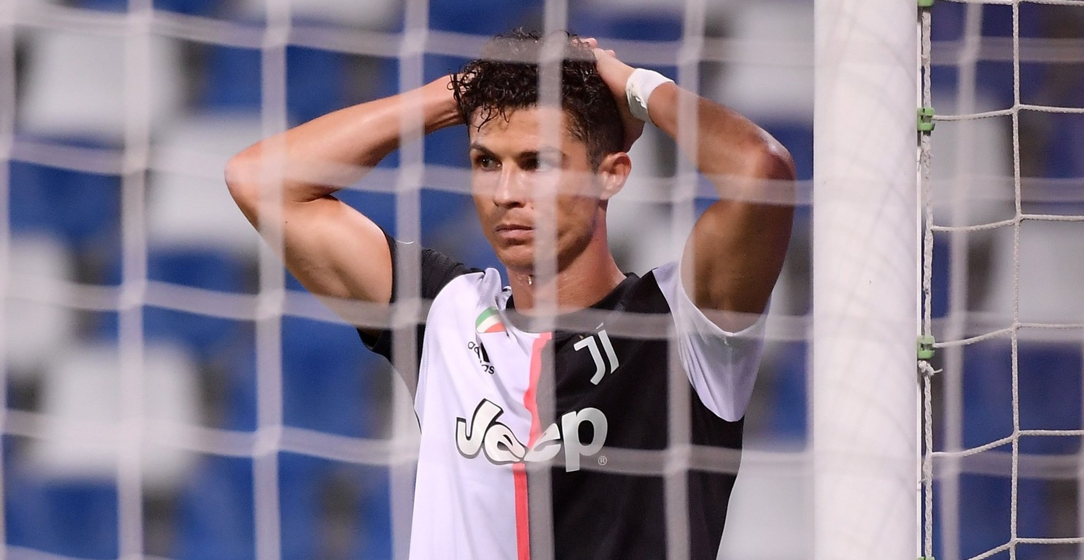 Cristiano Ronaldo - GALERIE: Dům, ve kterém Cristiano Ronaldo tráví karanténu kvůli pozitivním testu na Covid-19 (4/7)