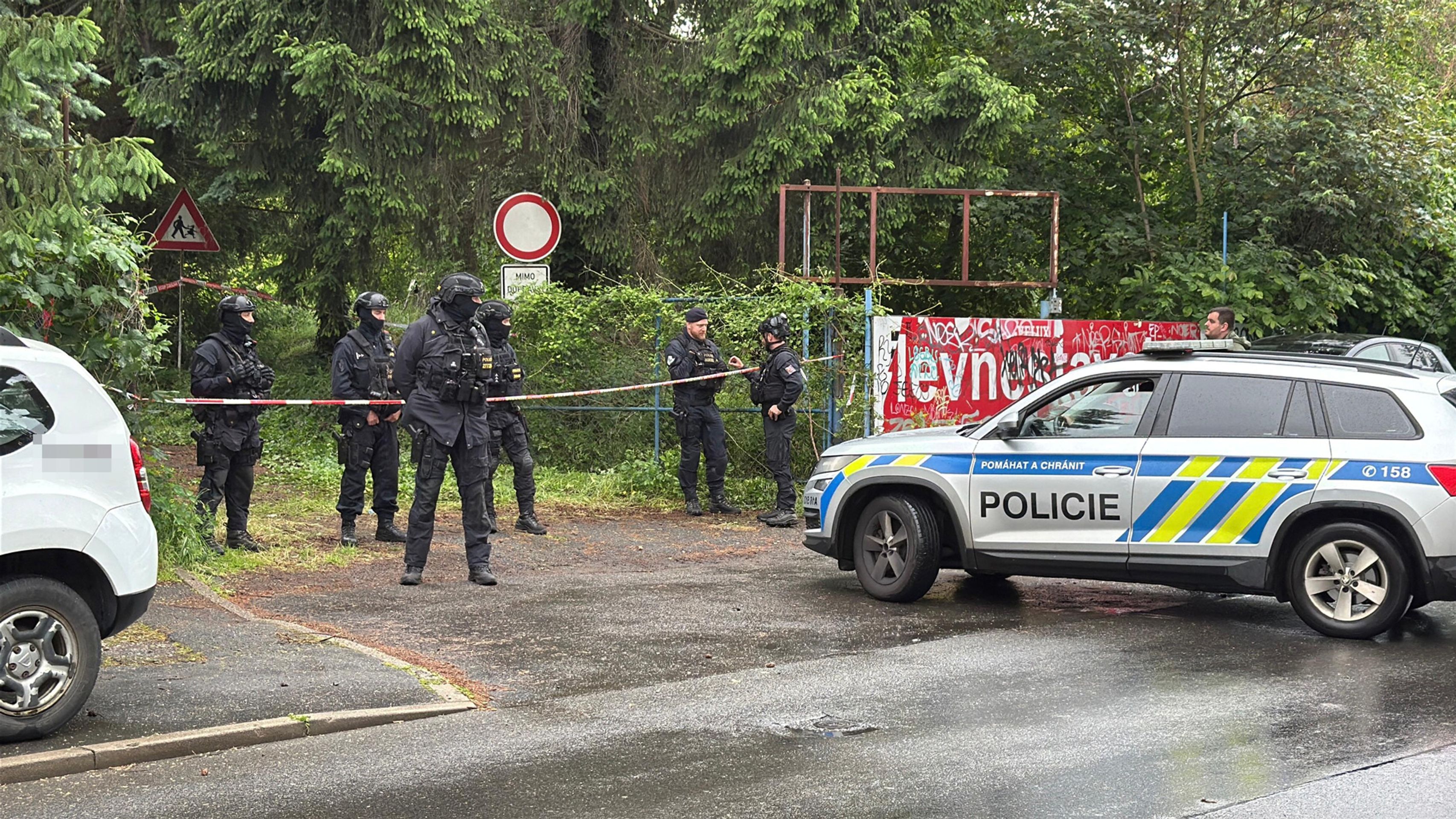 Policejní vyjednávání na Praze 6 (2) - Policejní vyjednávání na Praze 6 (4/10)