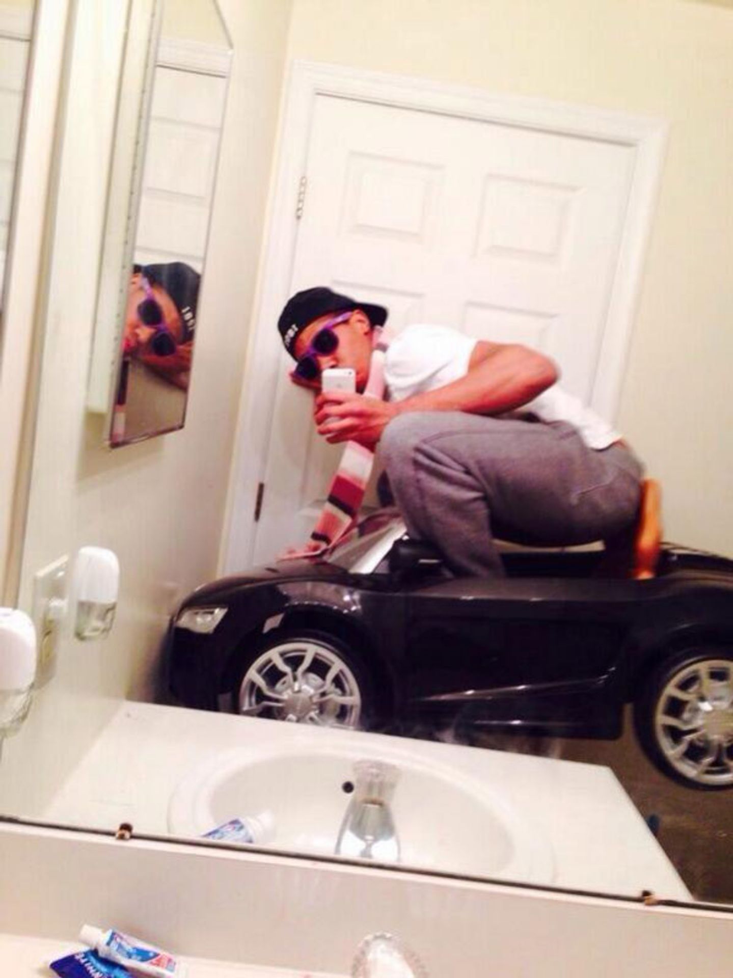 Vtipné foto z facebooku - 2 - Vtipné selfie foto (9/10)