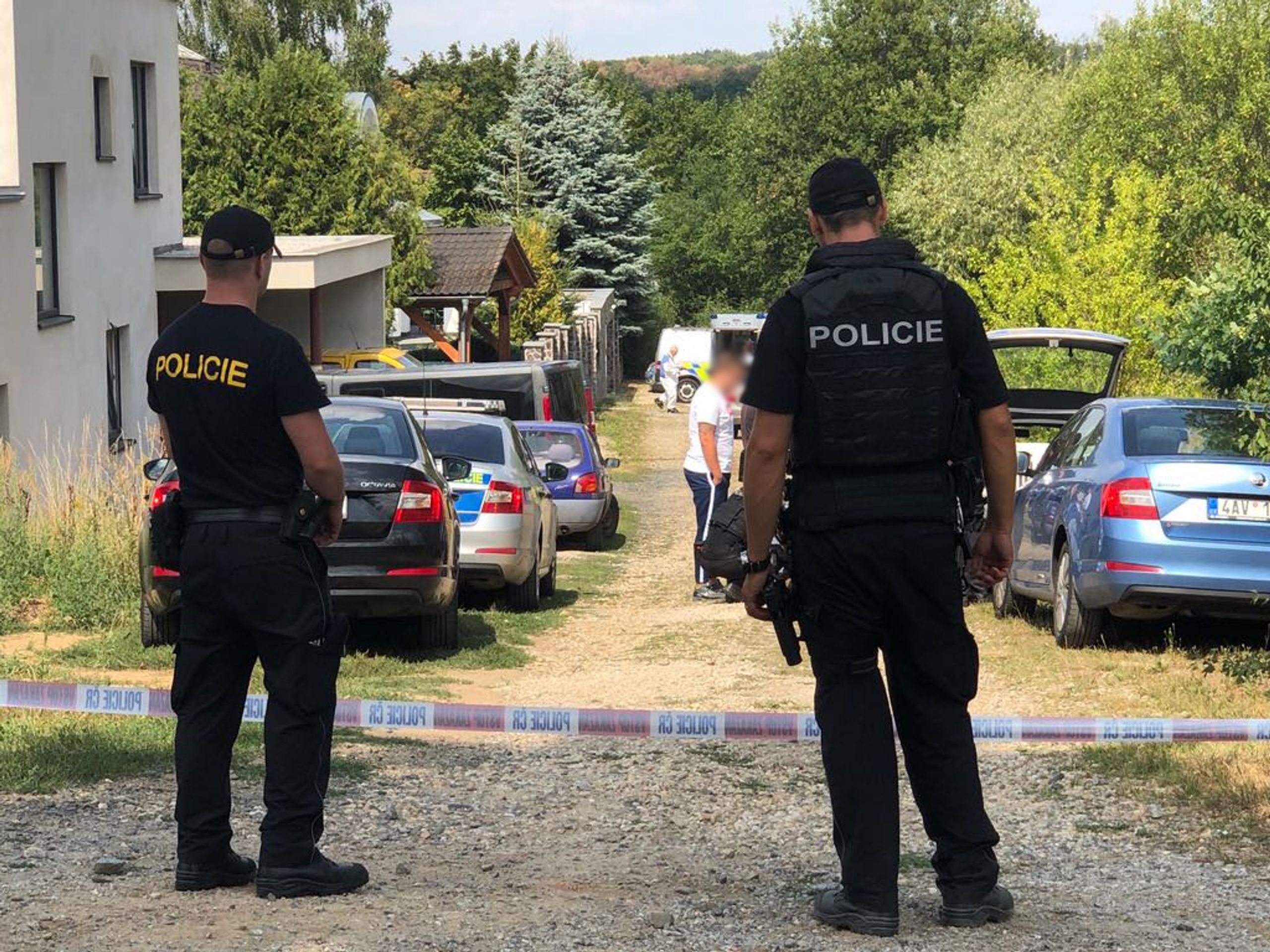 Střelba v obci Nová Hospoda u Kamenice - 3 - GALERIE: Muž podezřelý z vraždy v Kamenici se nedaleko místa činu zastřelil (6/8)