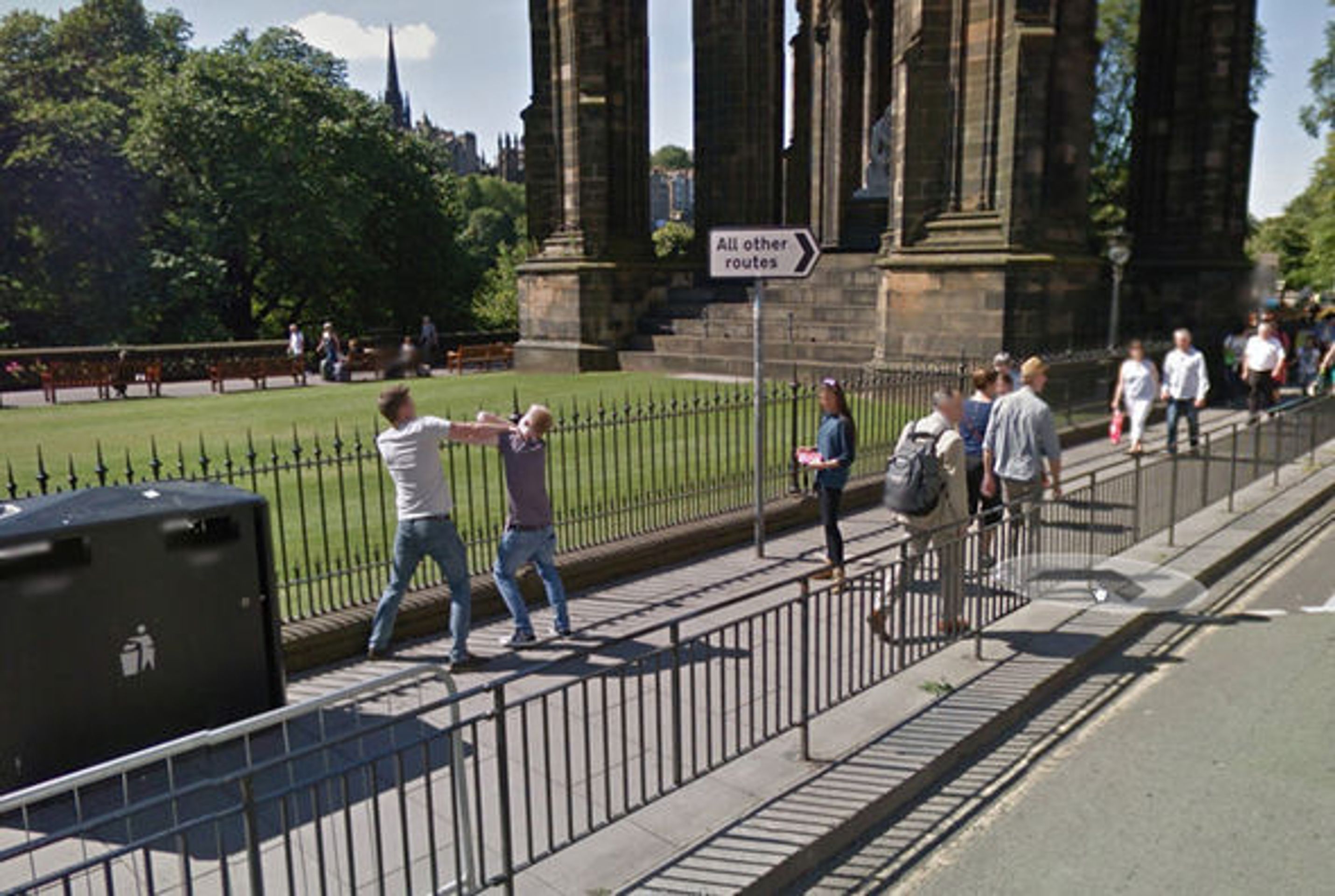 Kuriózní snímky z Google Street View - 7 - GALERIE: Kuriózní snímky z Google Street View (7/18)