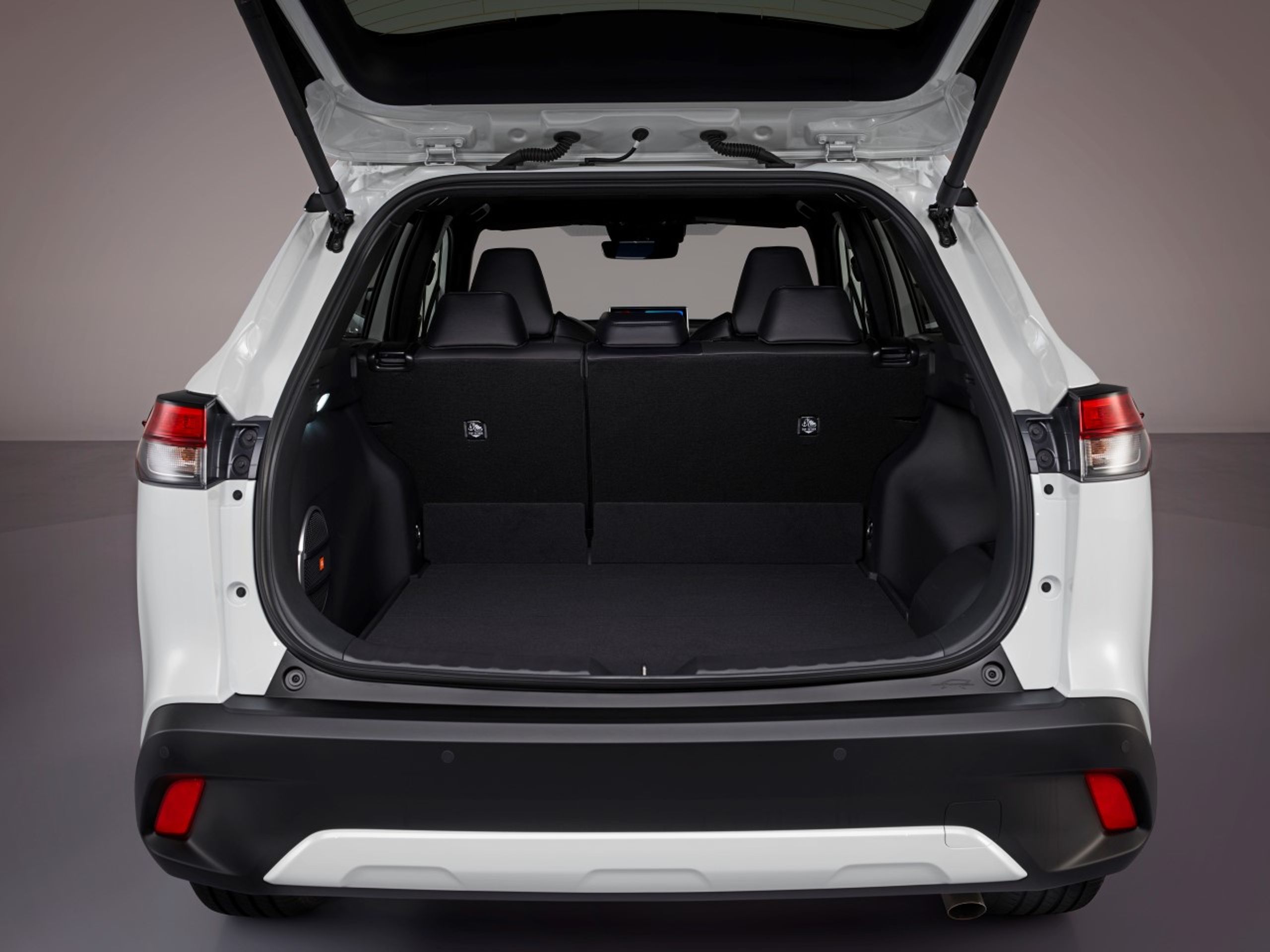 Toyota Corolla Cross - Corolla se převlékla ve stylu outdoorové módy. Toyota z ní udělala SUV (6/16)