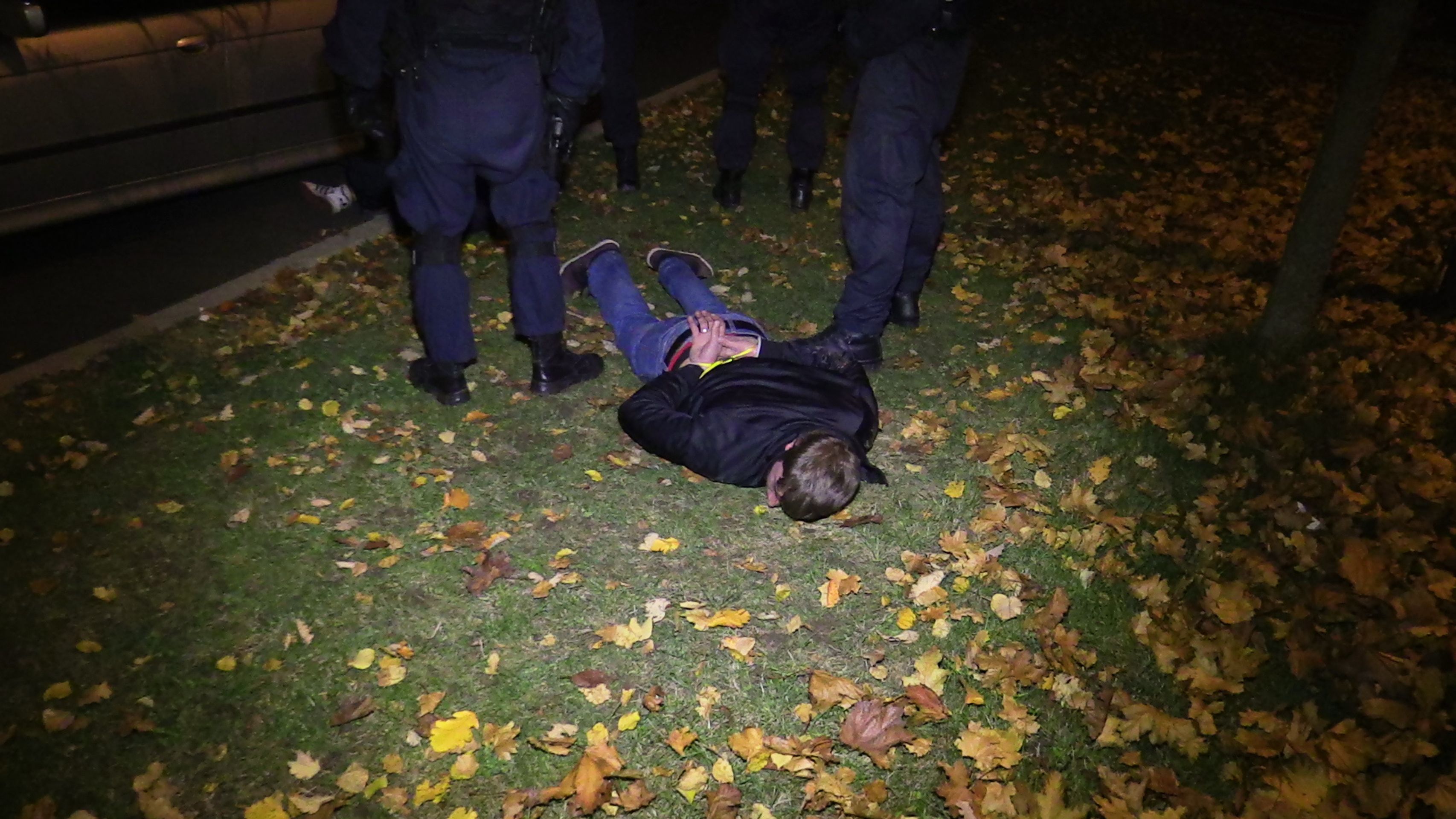 Na nepovolený sraz „tuningářů“ v Praze si došlápla policie - 11 - GALERIE: Na nepovolený sraz „tuningářů“ v Praze si došlápla policie (5/15)
