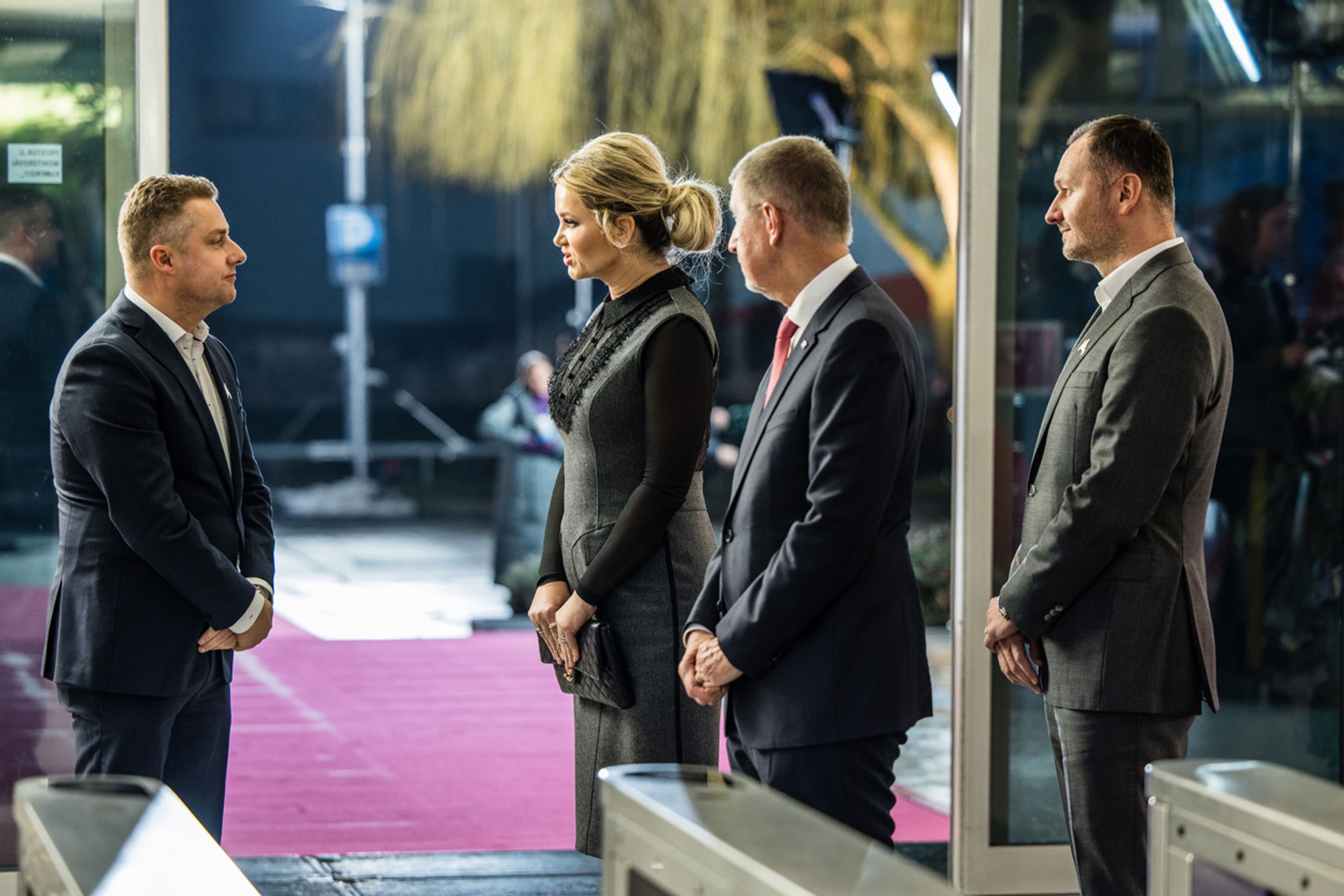 Debata kandidátů (9) - Debata kandidátů (10/17)