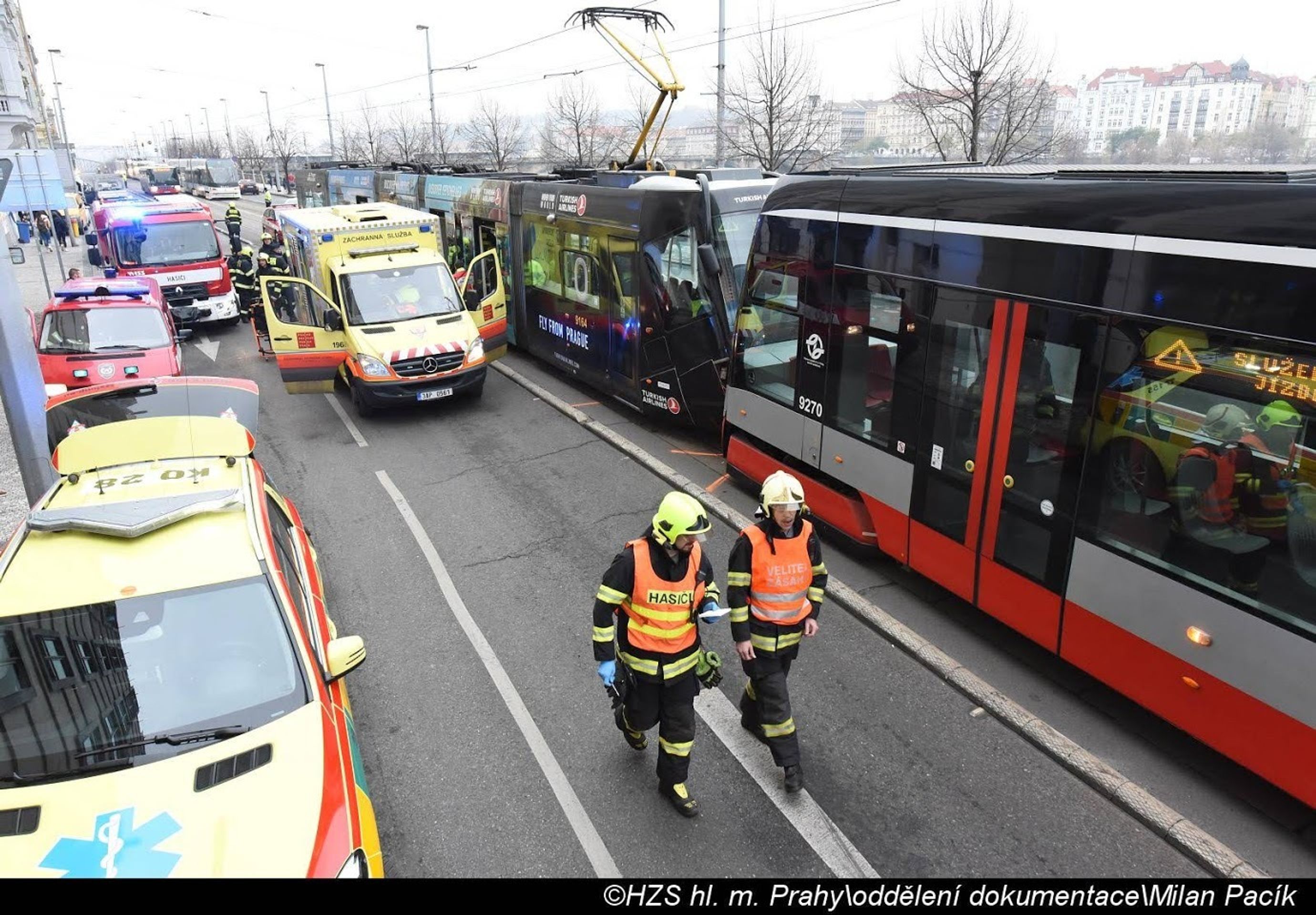Sražené tramvaje v Praze u Tančícího domu - 4 - GALERIE: Srážka tramvají u Tančícího domu (4/16)
