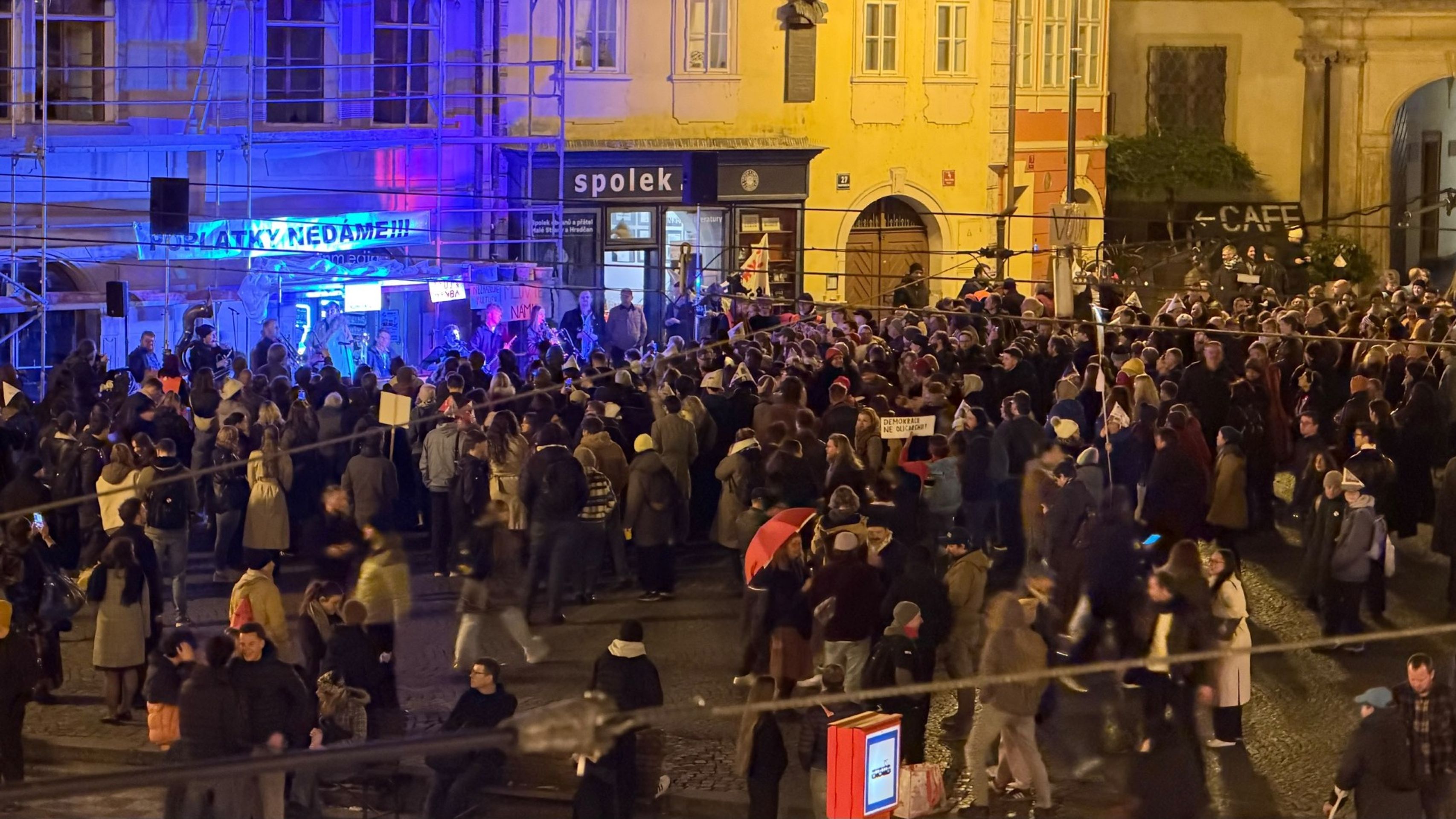Demonstrace před sněmovnou - Demonstrace před sněmovnou (1/4)