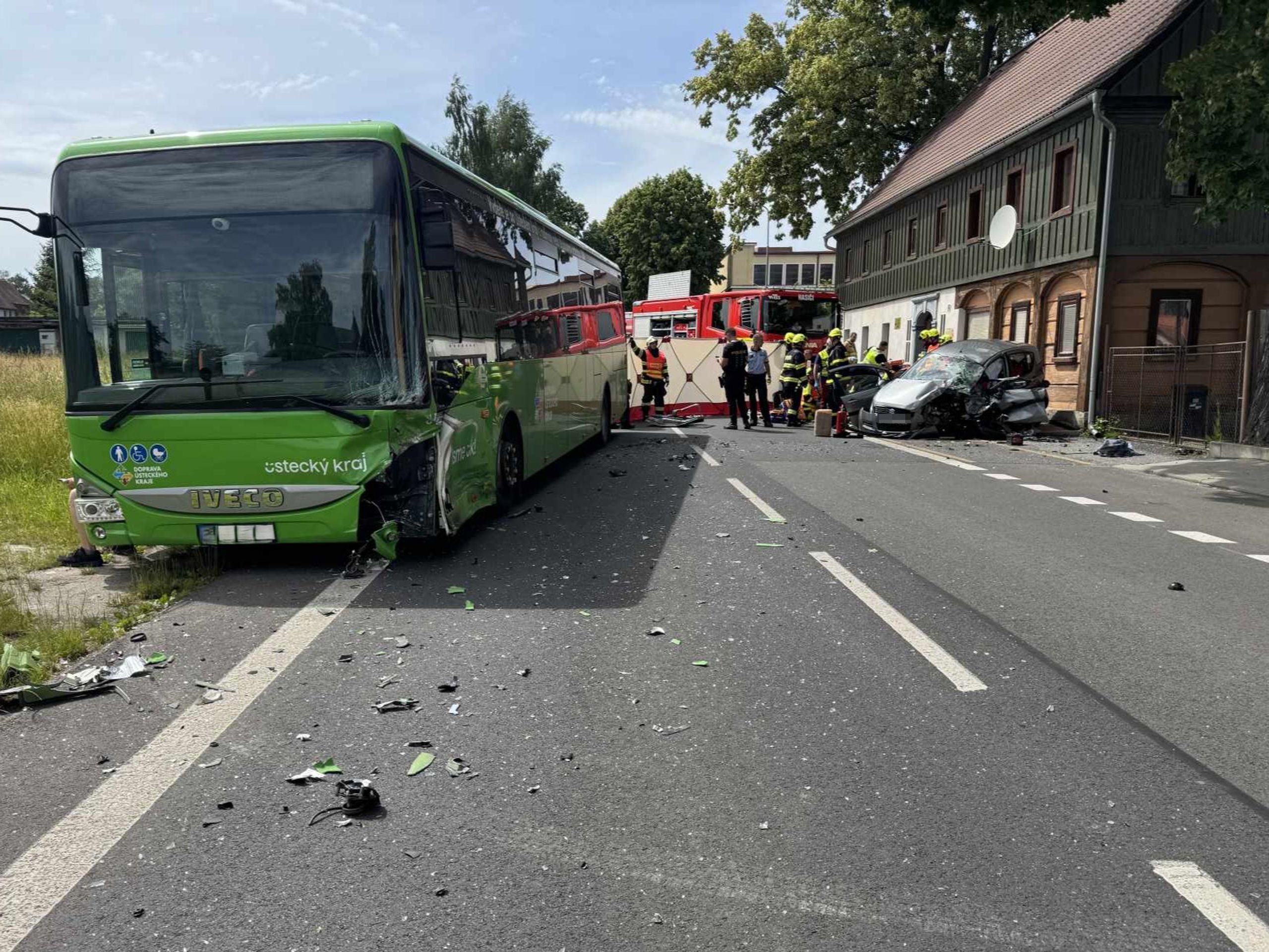 Vážná dopravní nehoda ve Varnsdorfu na Děčínsku (2) - Vážná dopravní nehoda na Děčínsku (3/3)