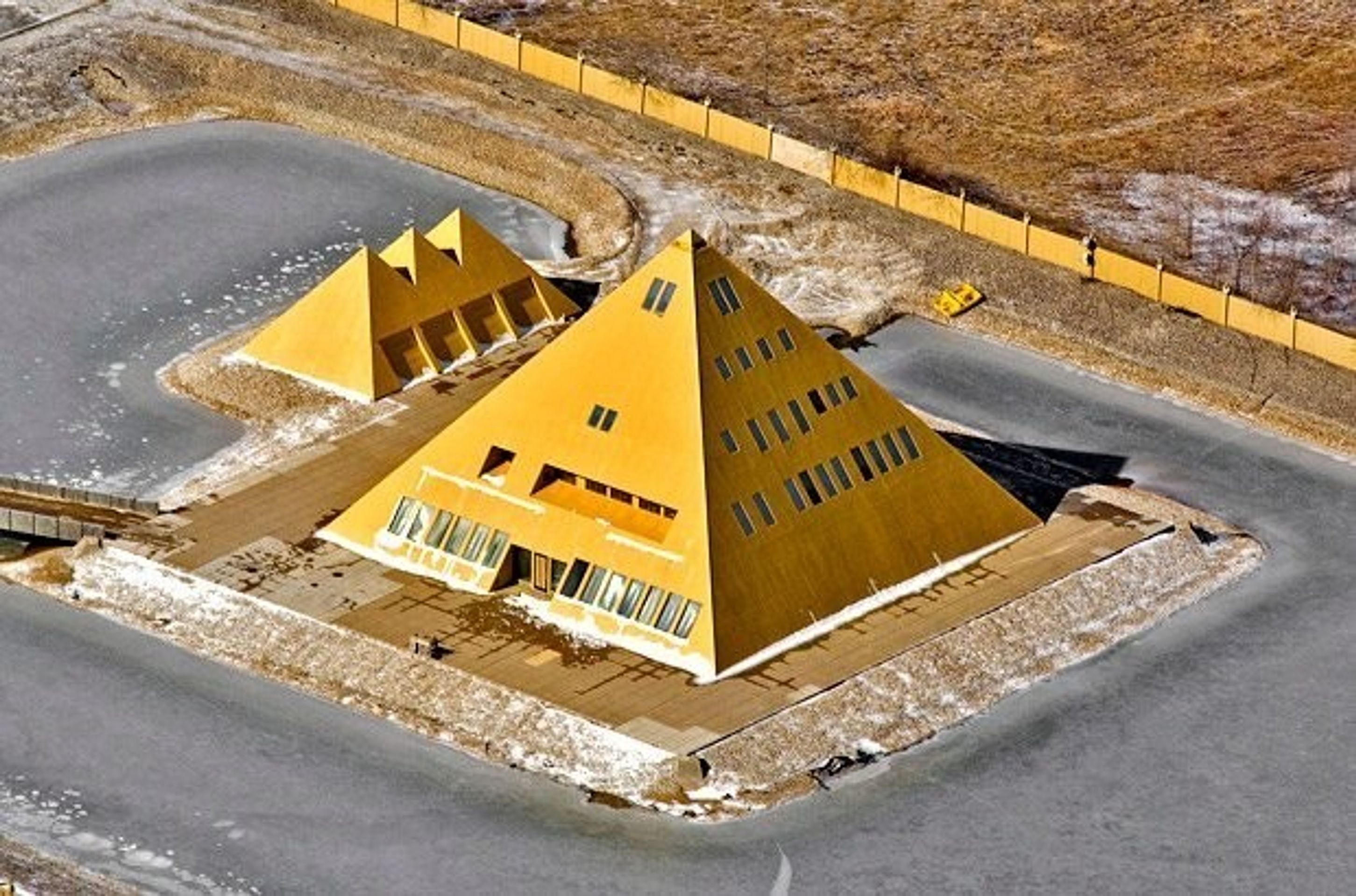 Dům - pyramida - 2 - GALERIE: Pyramidový dům (5/5)