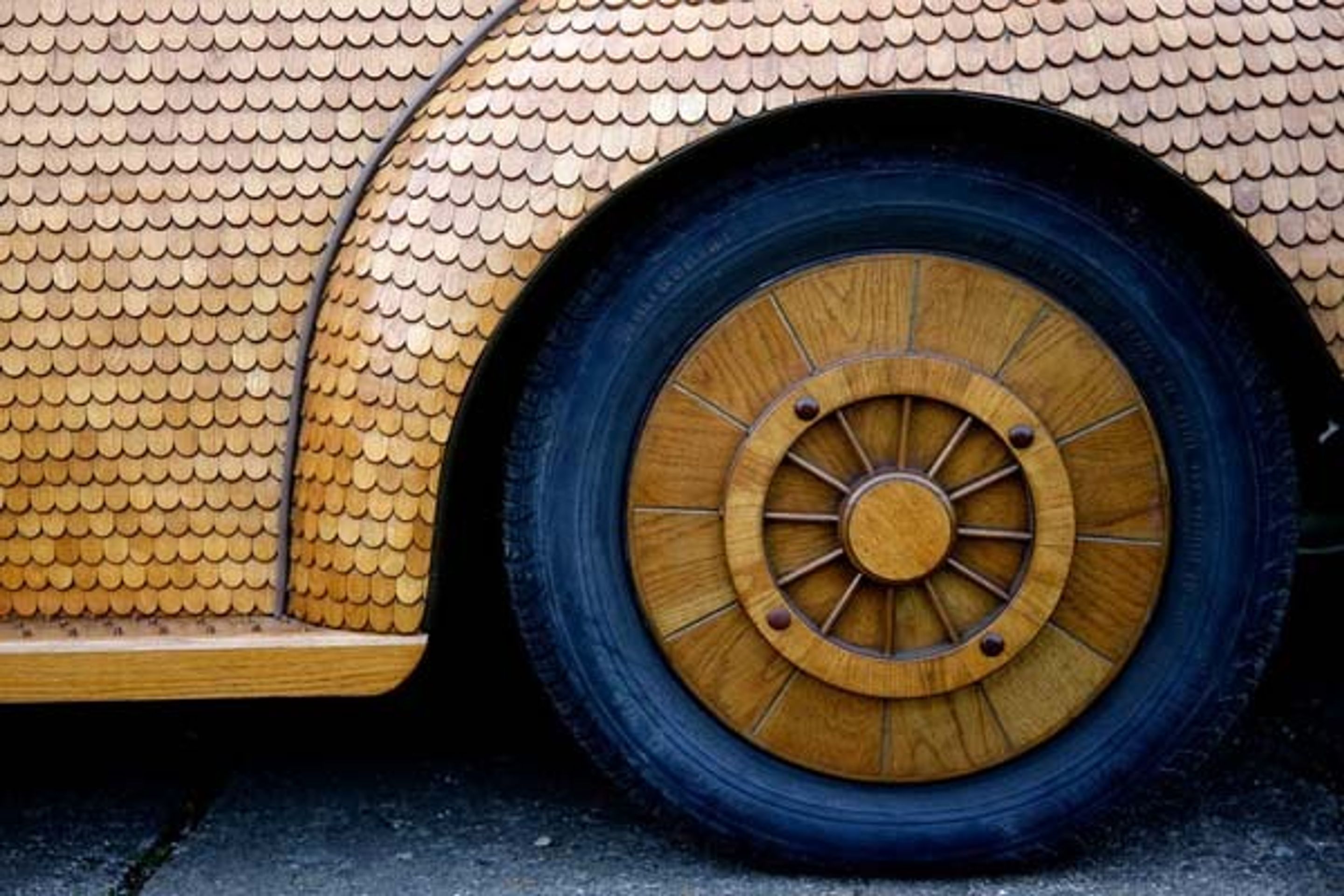 GALERIE: Dřevěný Volkswagen Brouk - 3 - GALERIE: Dřevěný Volkswagen Brouk (3/9)