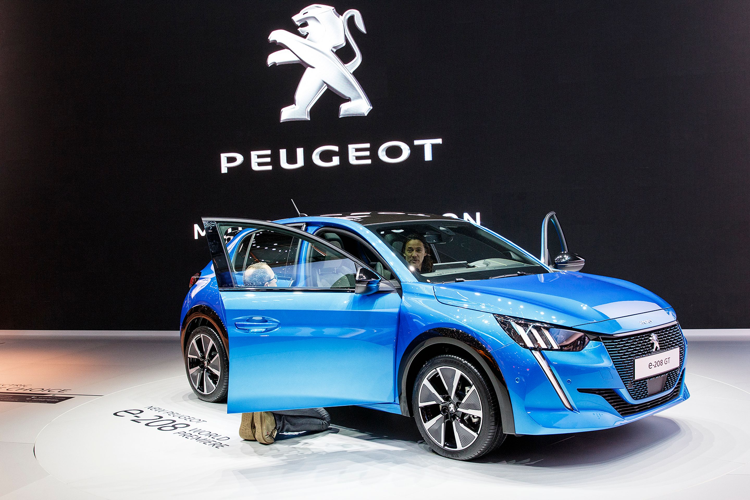 Peugeot v Ženevě - 42 - Fotogalerie: Peugeot 208 hvězdou v Ženevě (2/9)