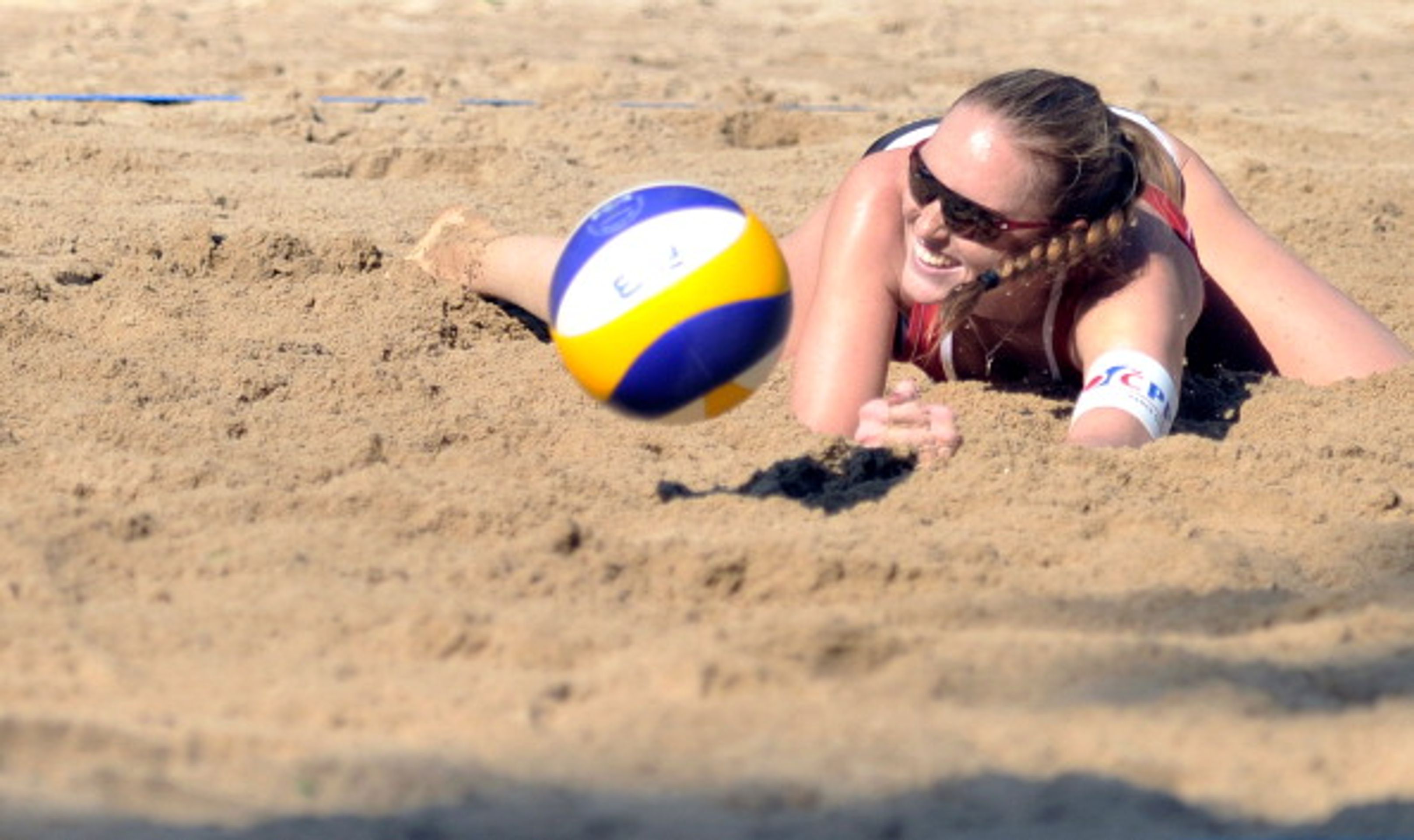 Kristyna Kolocová - GALERIE: Beachvolejbalistky Kiki a Maki (3/17)